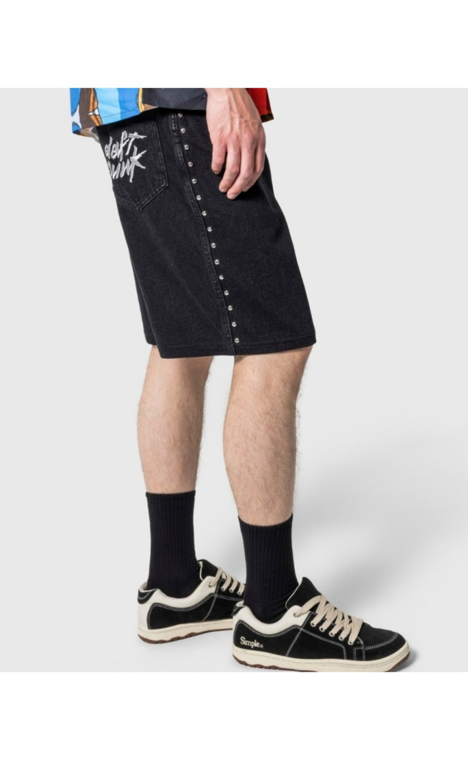LUCKY STUDDED BLACK SHORTS