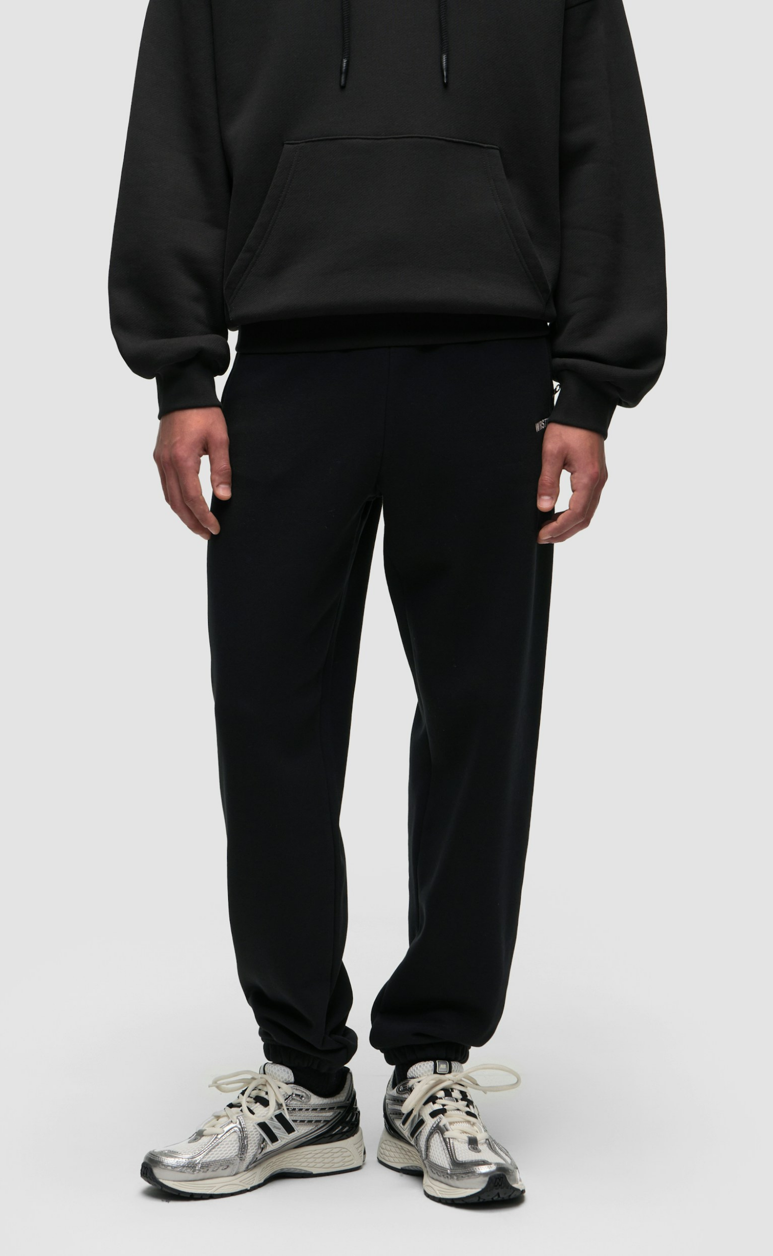 ILAY V2 SJET BLACK SWEATPANTS