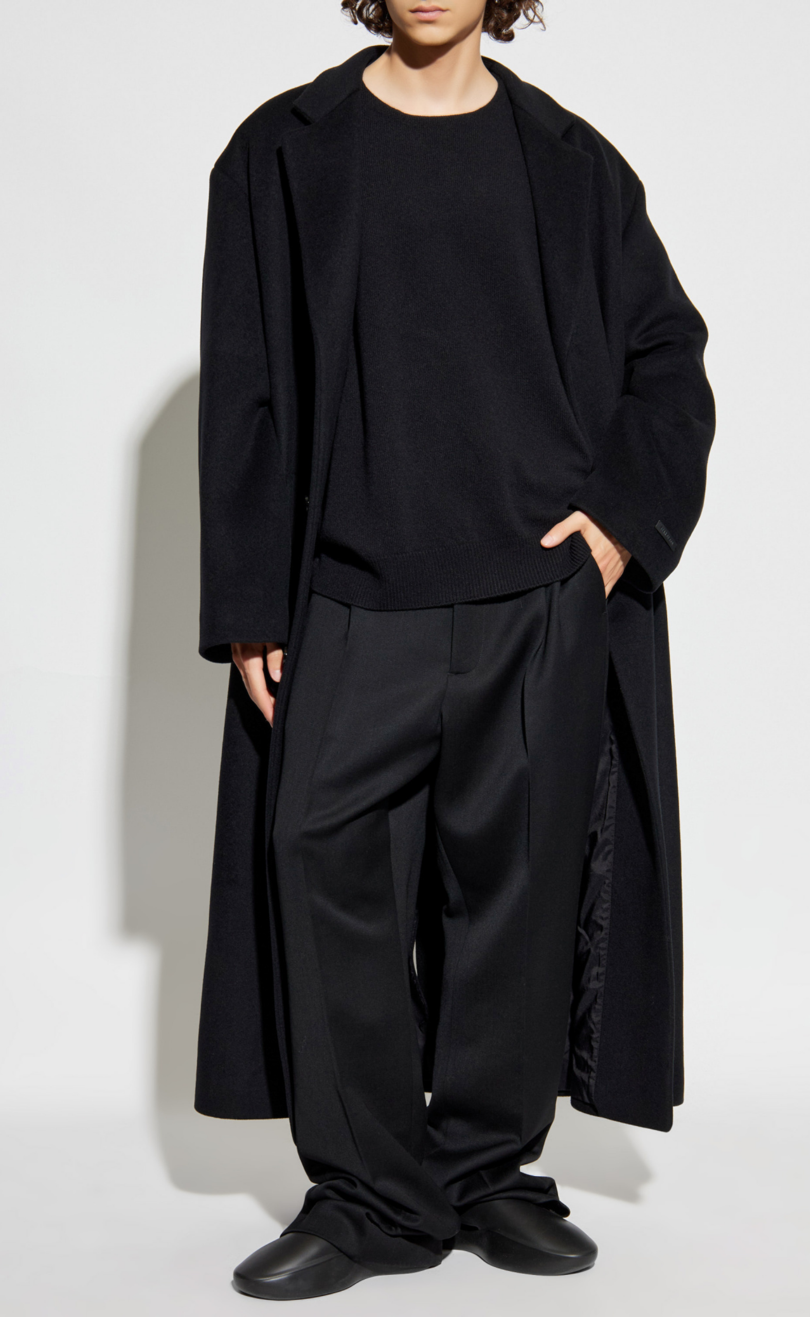 RELAXED BLACK COAT
