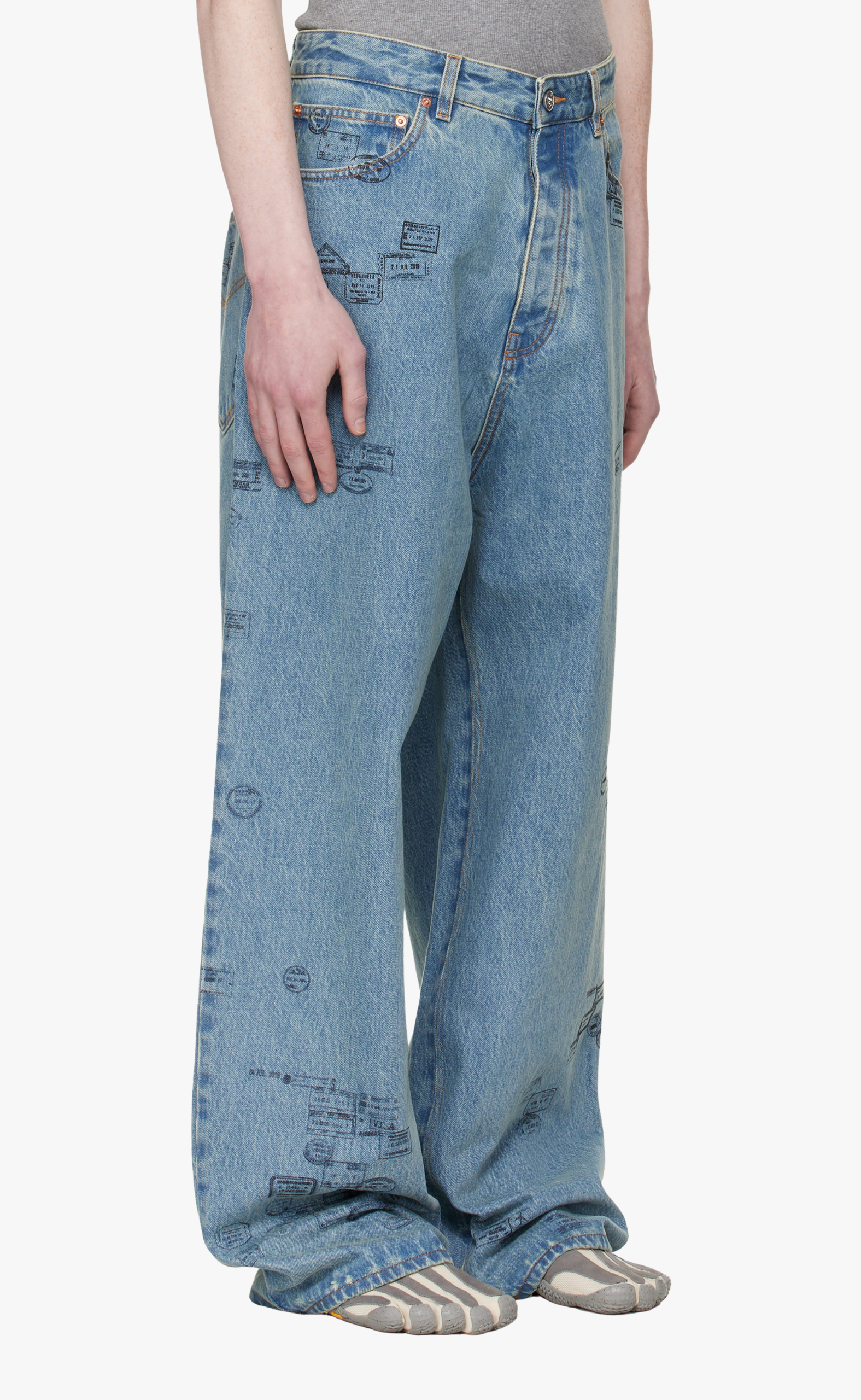 PASSPORT STAMPS BLUE JEANS