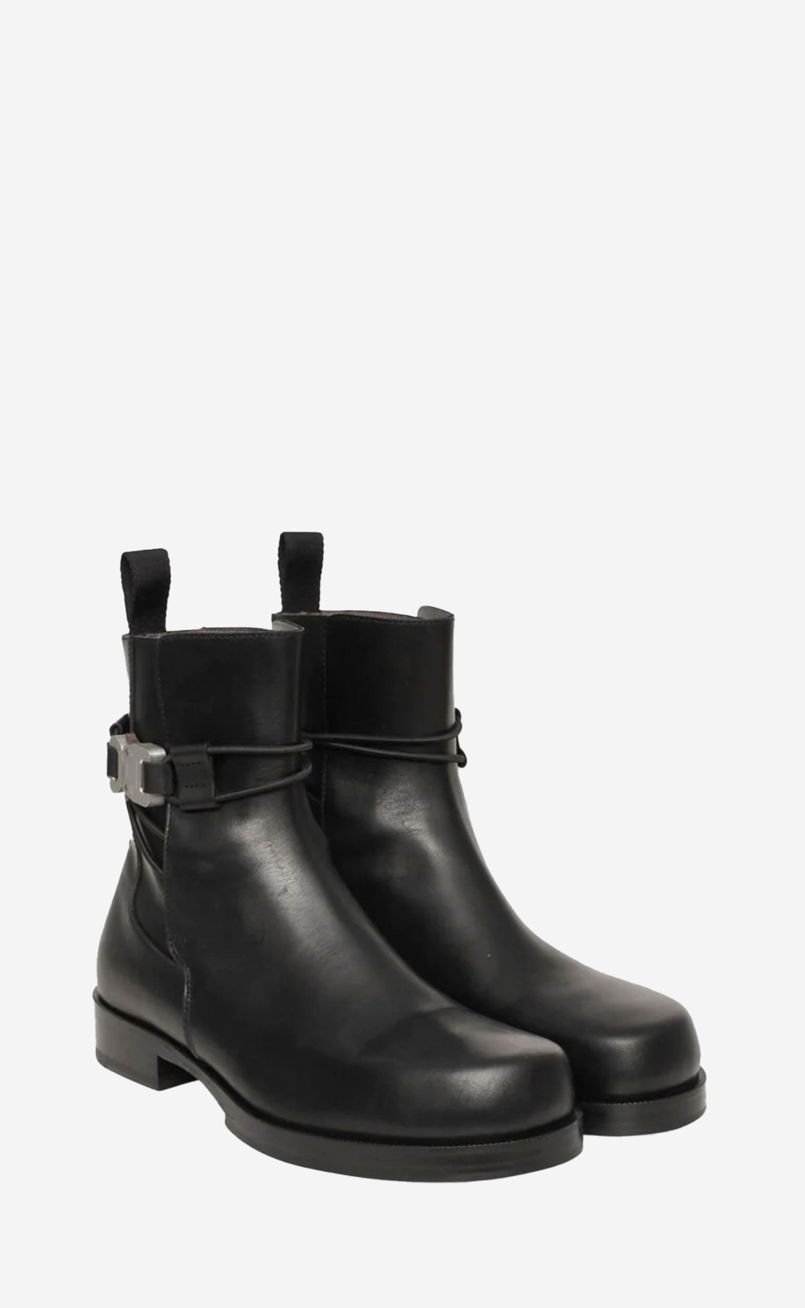 BLACK LOW BUCKLE BOOT WITH LEATHER SOLE