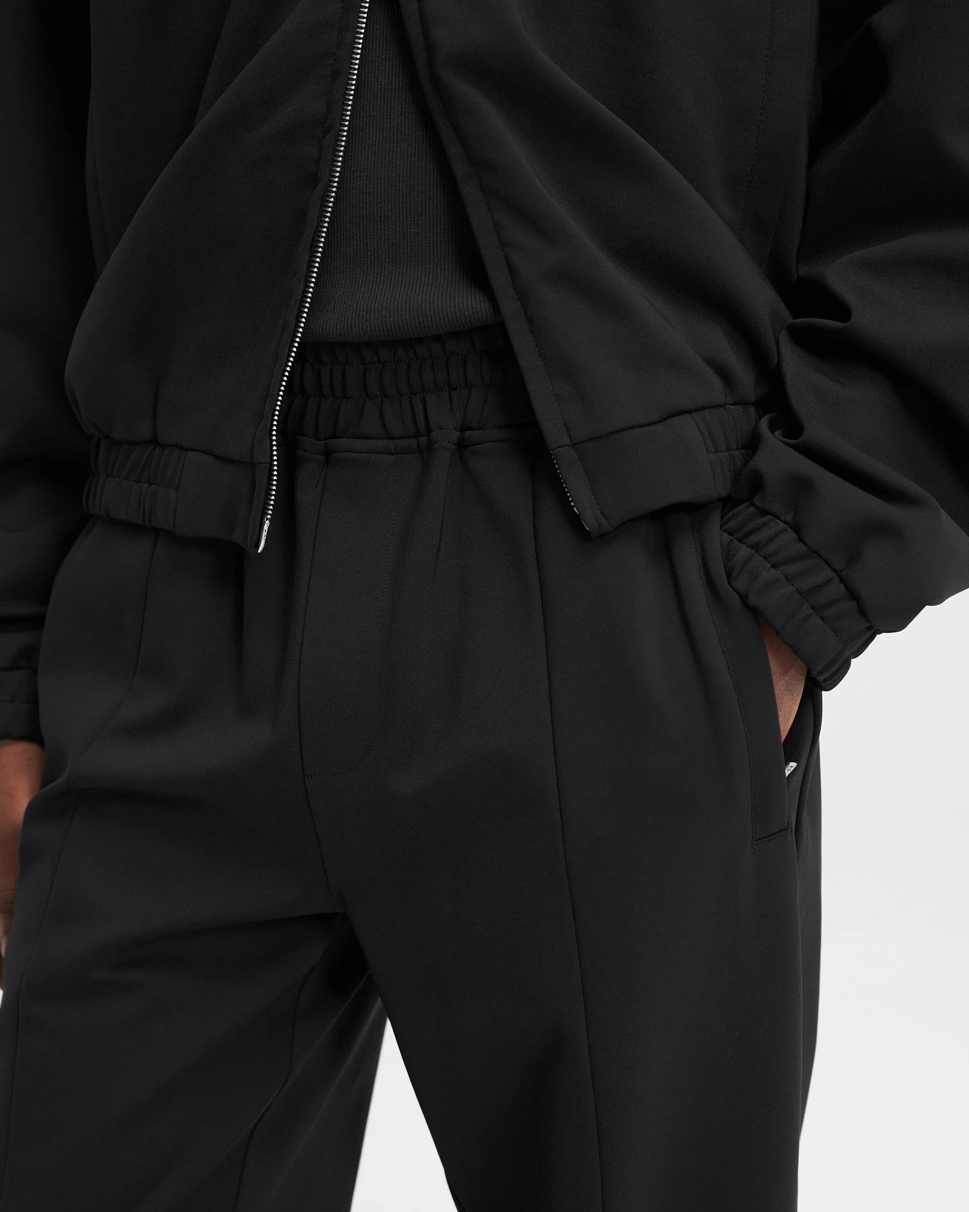 BLACK RELAXED TRACKSUIT SWEATPANT