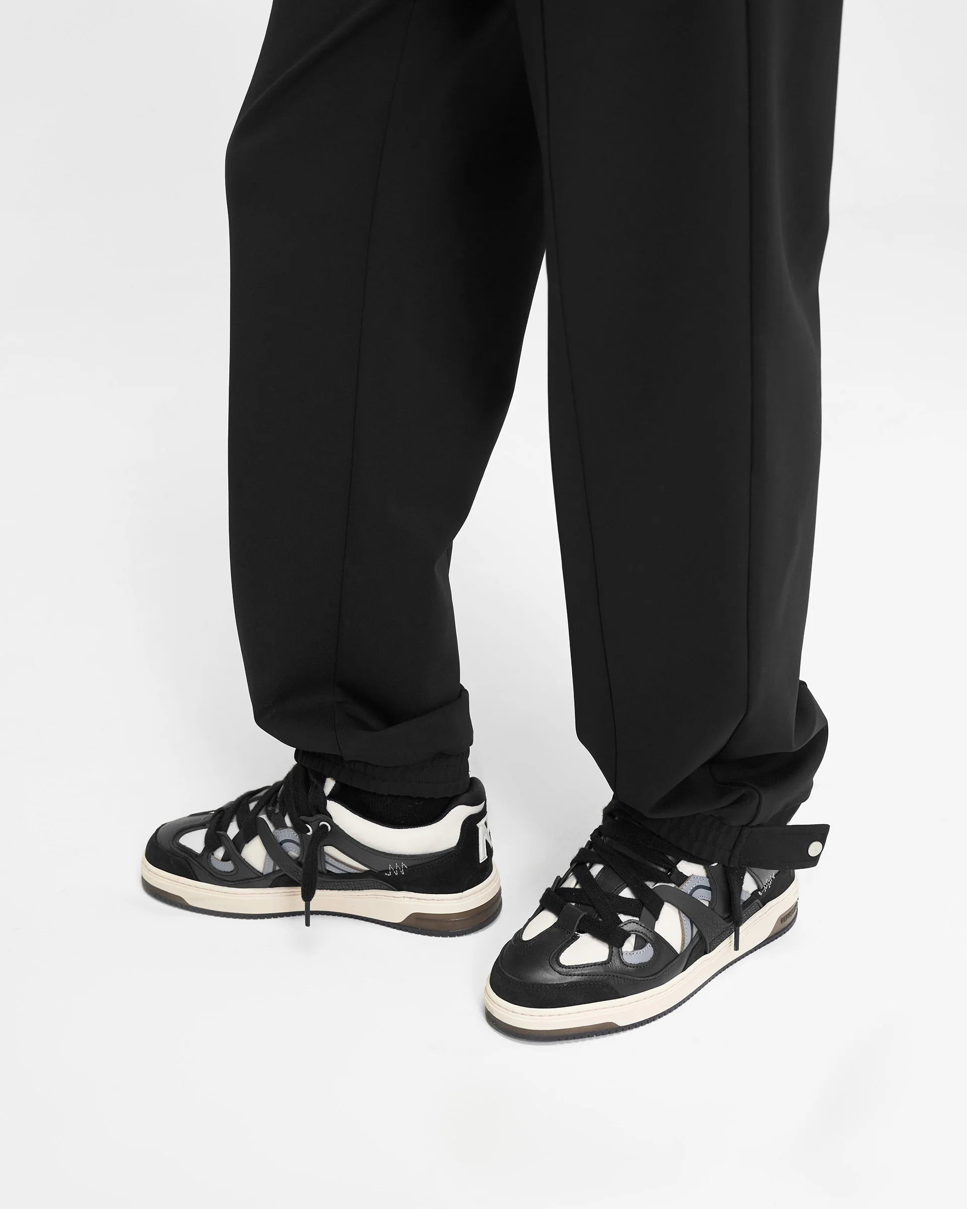 BLACK RELAXED TRACKSUIT SWEATPANT