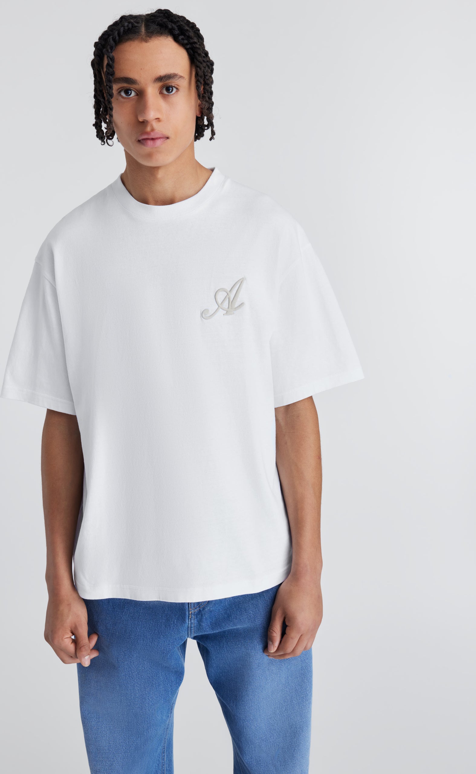 CAPITAL EMBROIDERED WHITE T-SHIRT