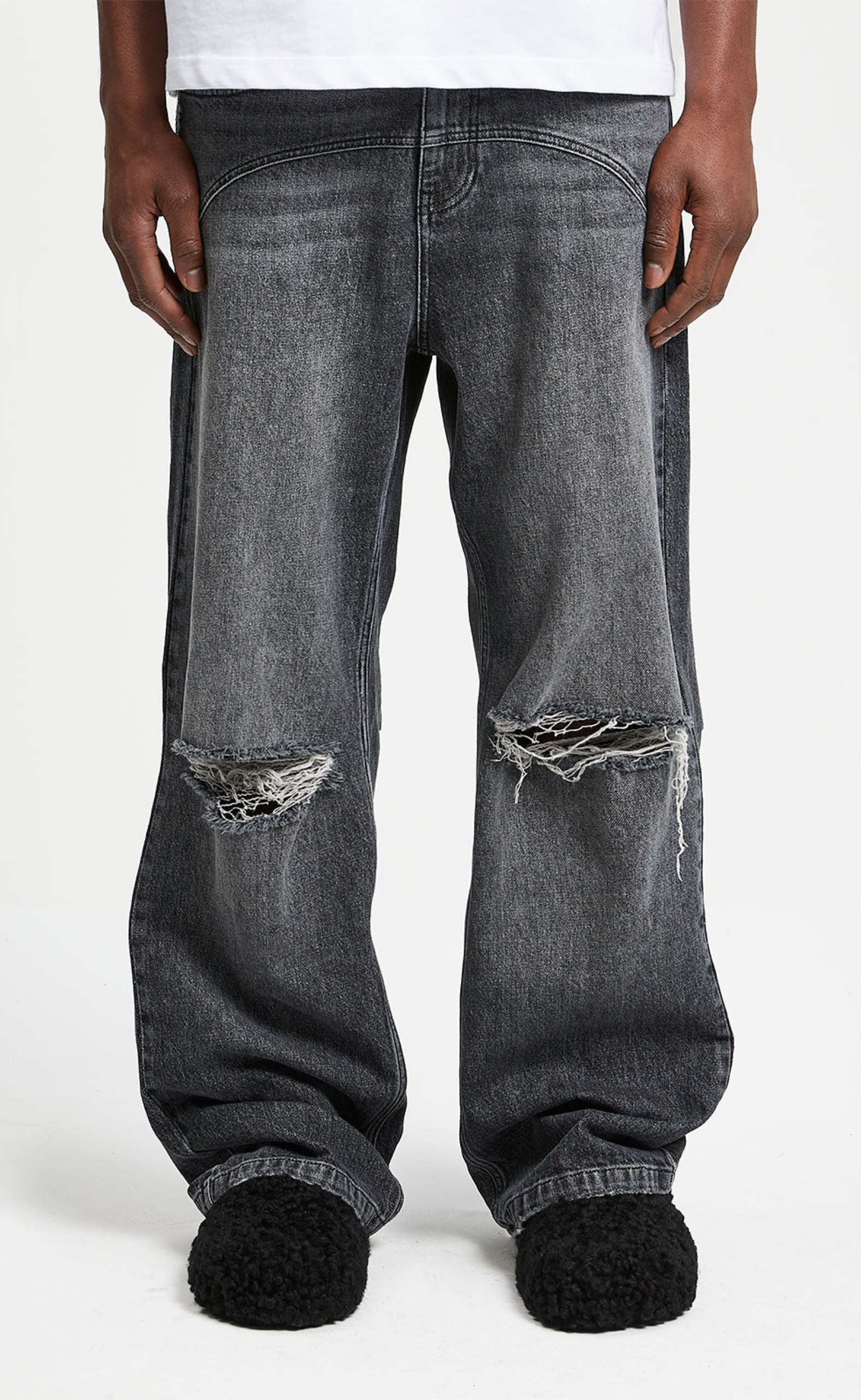 DESTROYED TROU WASHED GREY JEANS