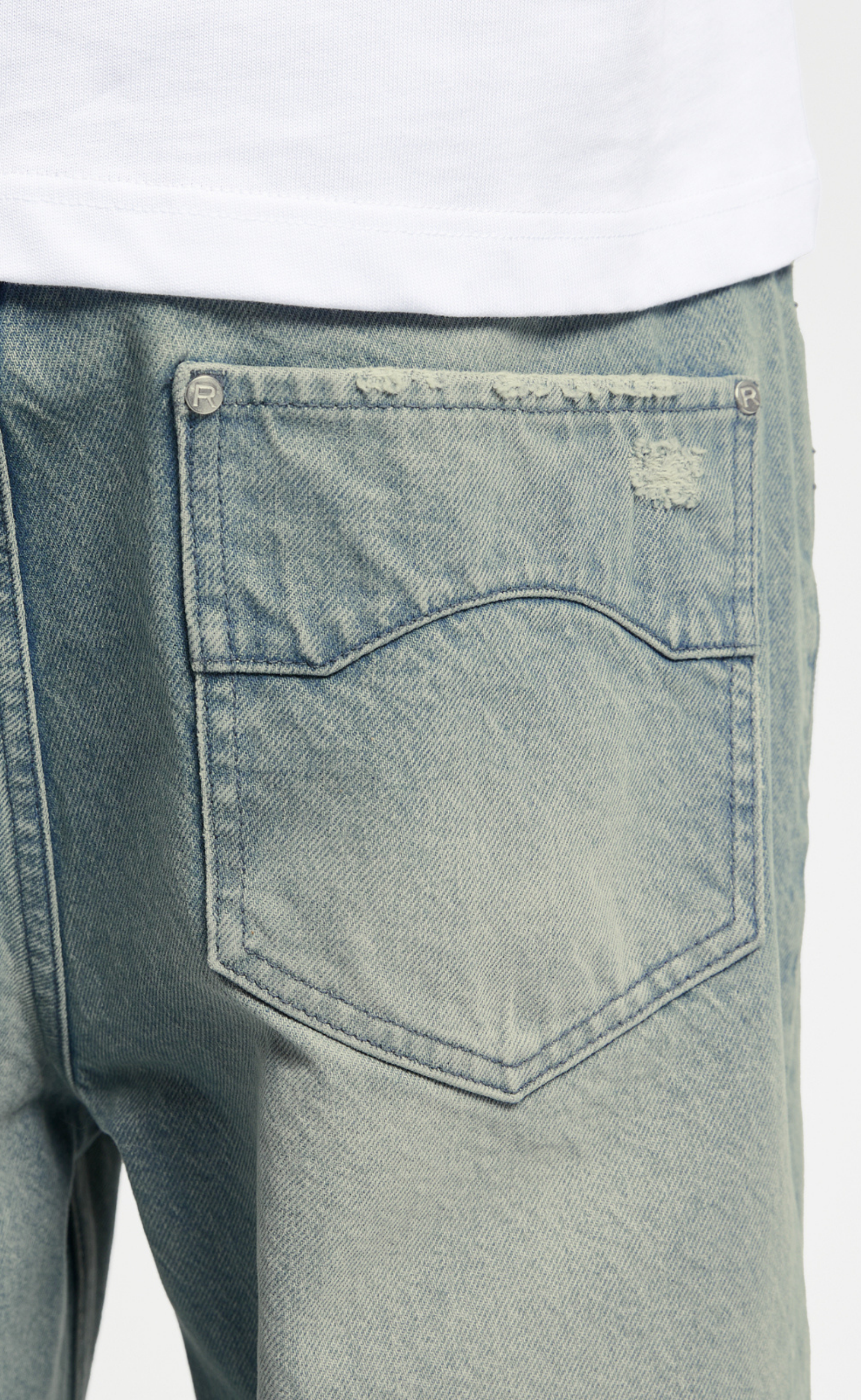 ESSENTIAL BAGGY LIGHT BLUE JEANS
