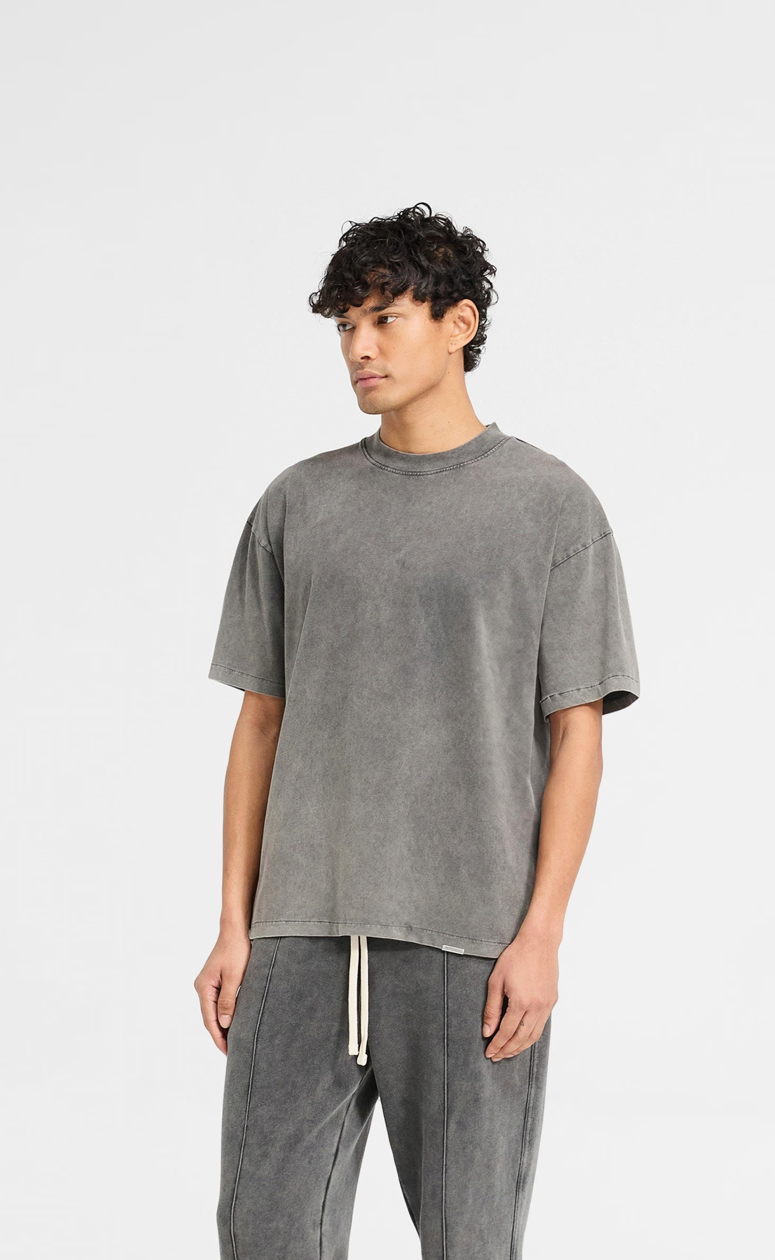 INITIAL OVERSIZED VINTAGE GREY T-SHIRT