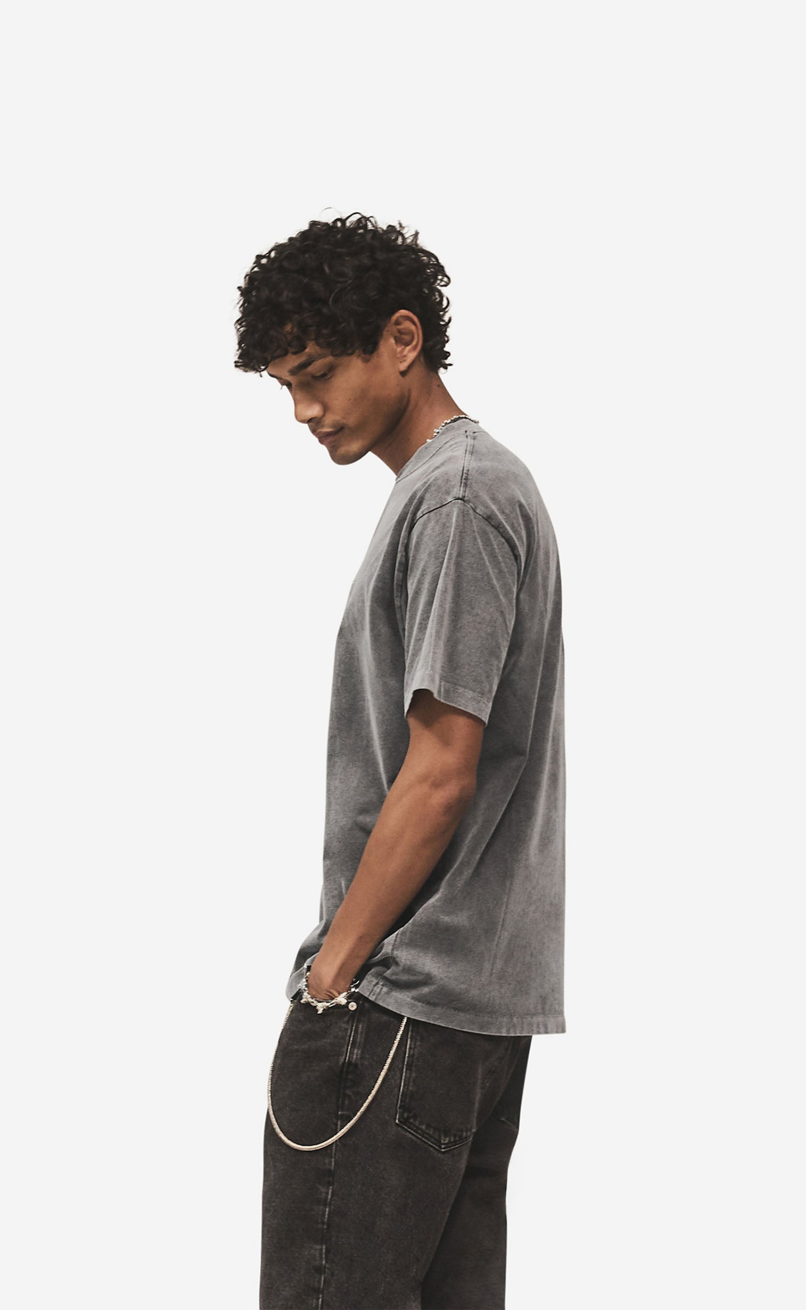 METAL INITIAL R VINTAHE GREY T-SHIRT