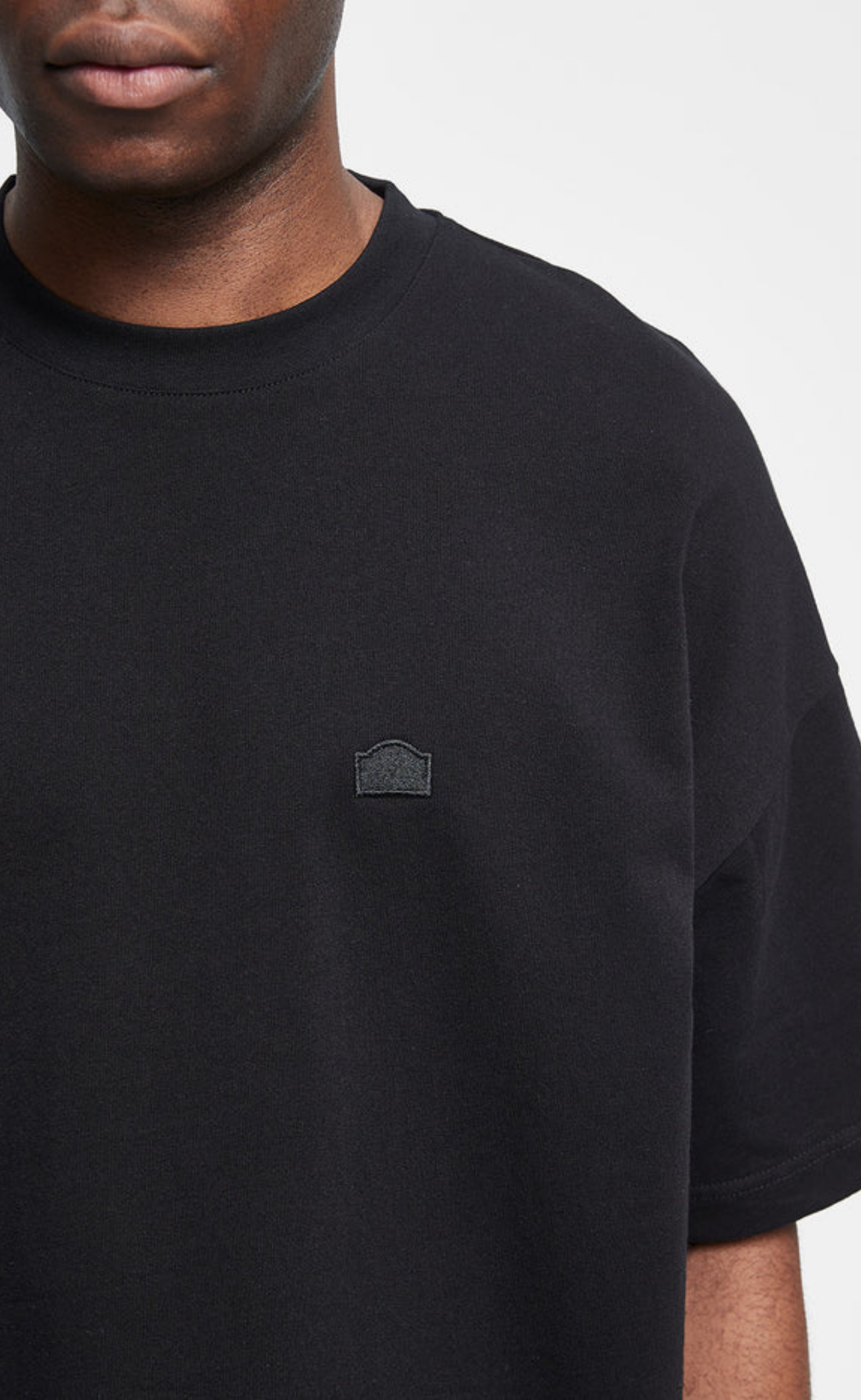 SIGNE BLACK T-SHIRT