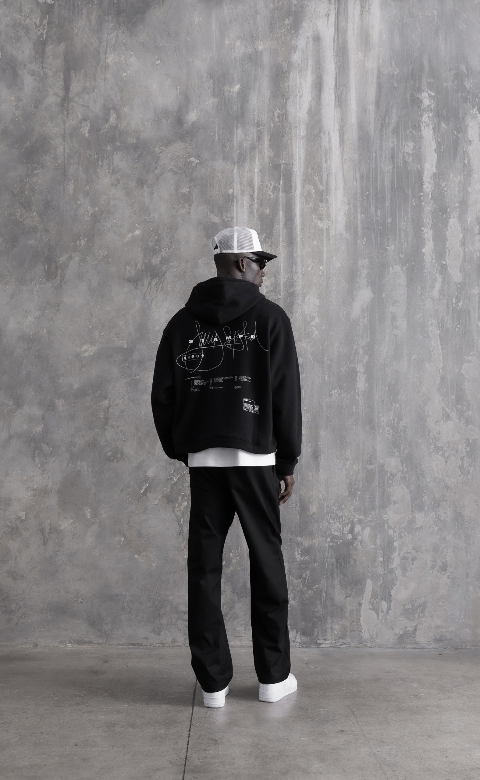 SOUND SYSTEM CROPPED BLACK HOODIE