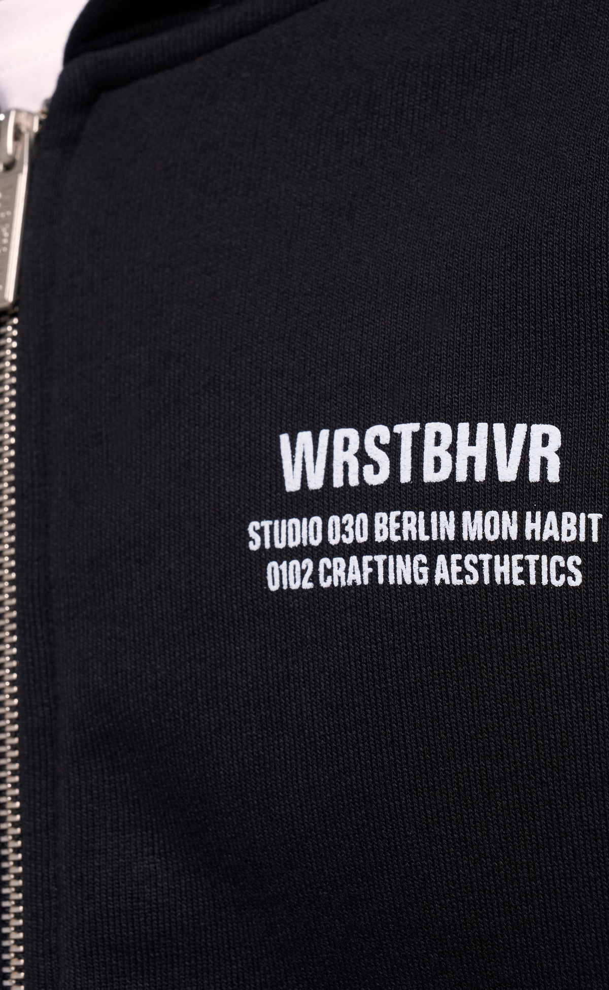 STUDIO ZIP BLACK BEAUTY HOODIE