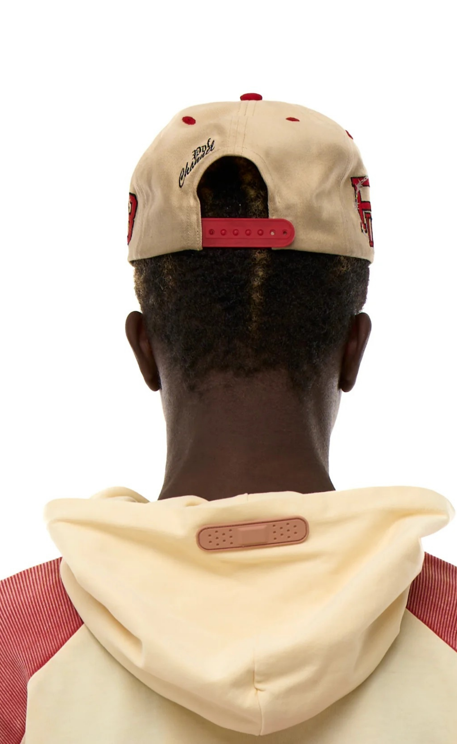 V BASEBALL CREAM RED HAT