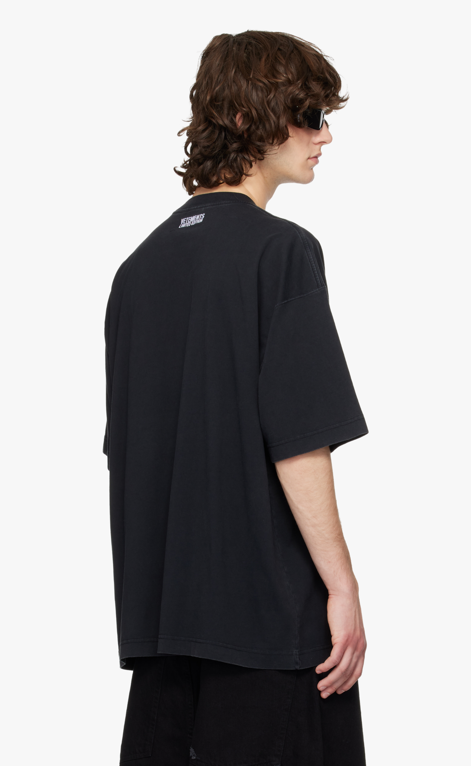 WHITE LOGO BLACK T-SHIRT