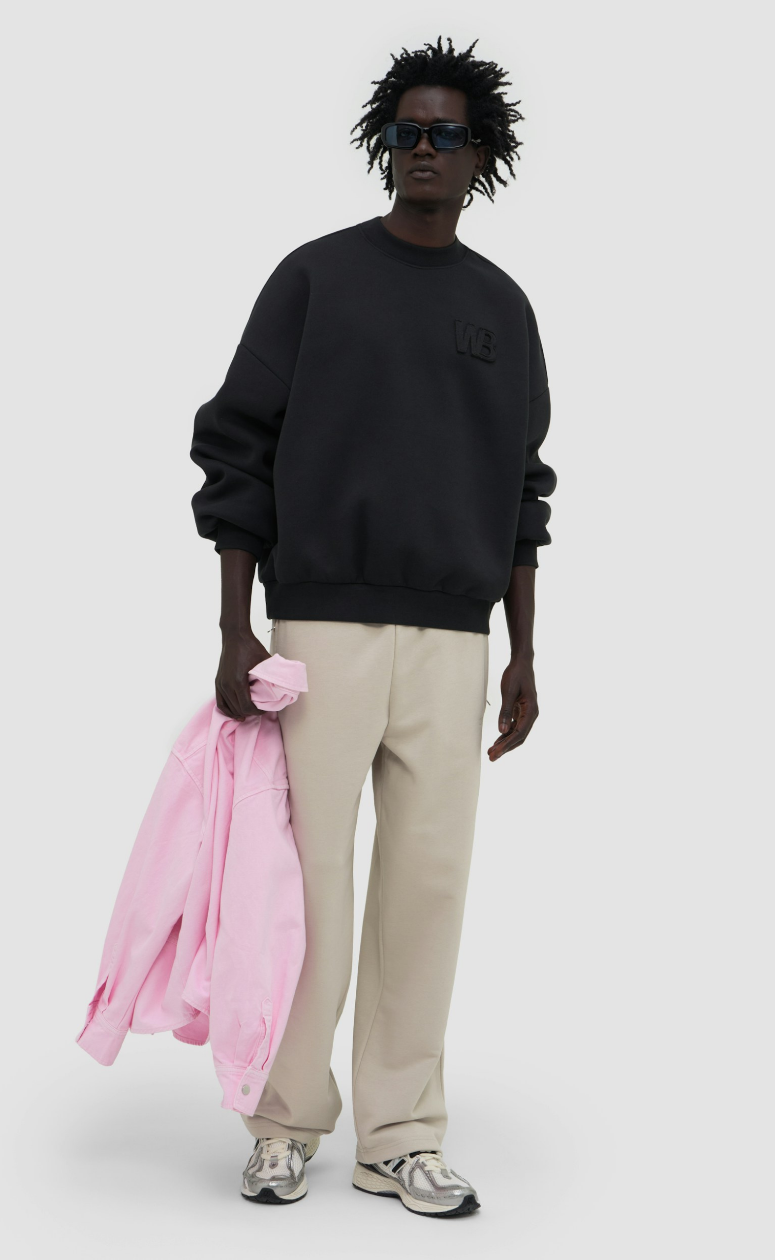 VERICE JET BLACK CREWNECK