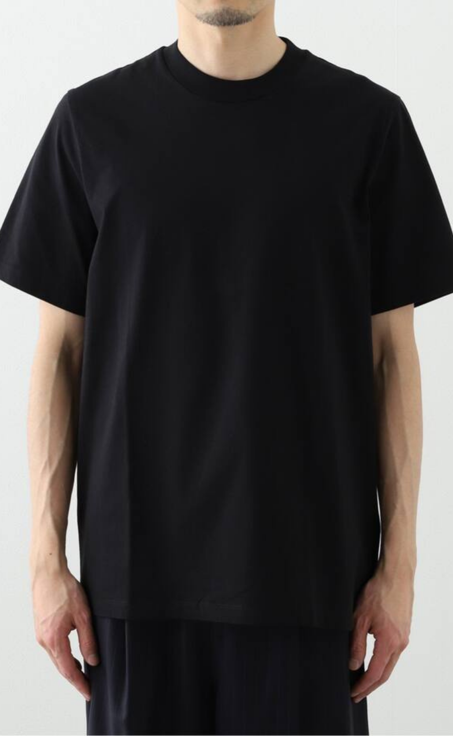 BOXY CREW-NECK BLACK T-SHIRT