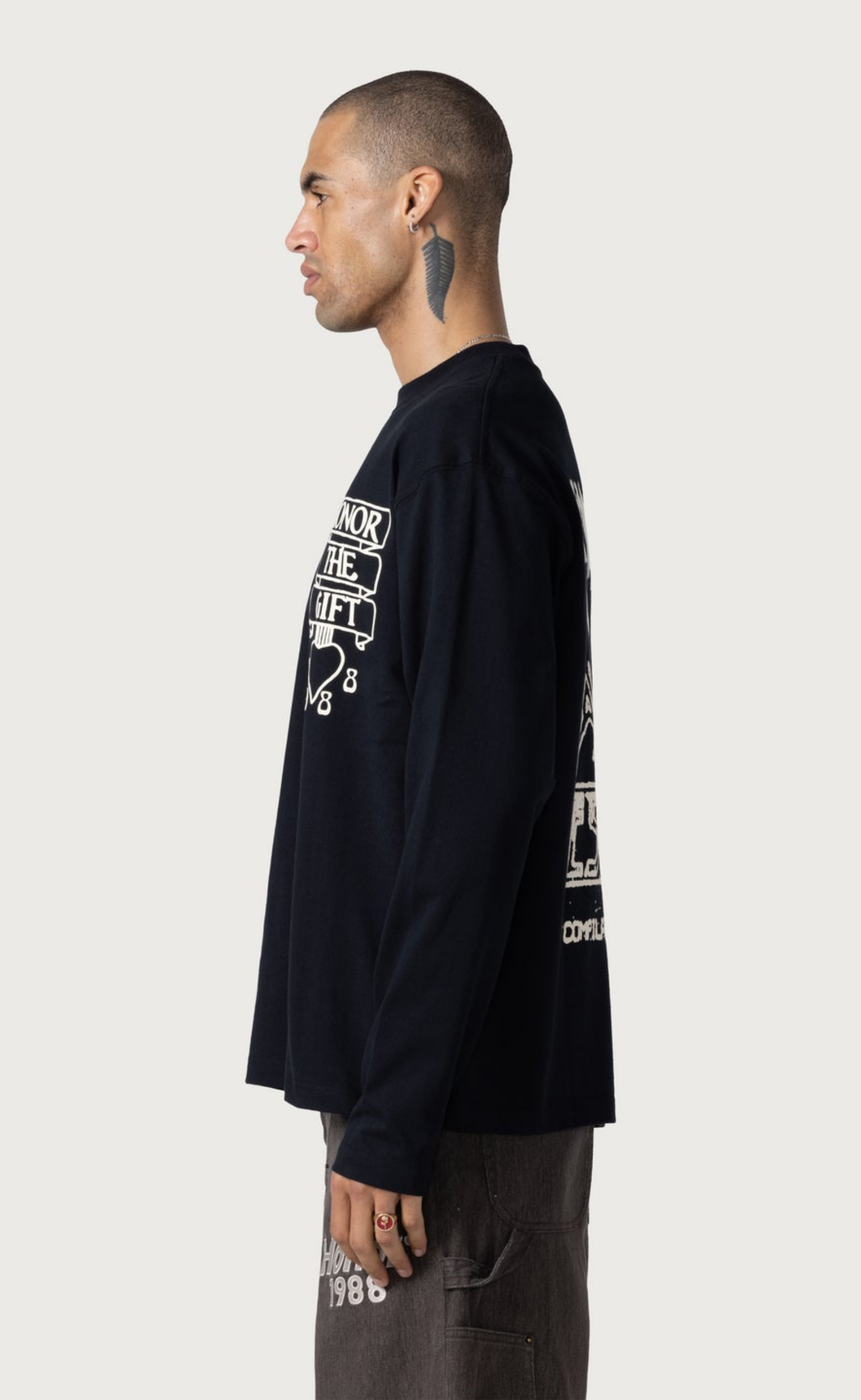 ROAD WARRIOR BLACK LONGSLEEVE