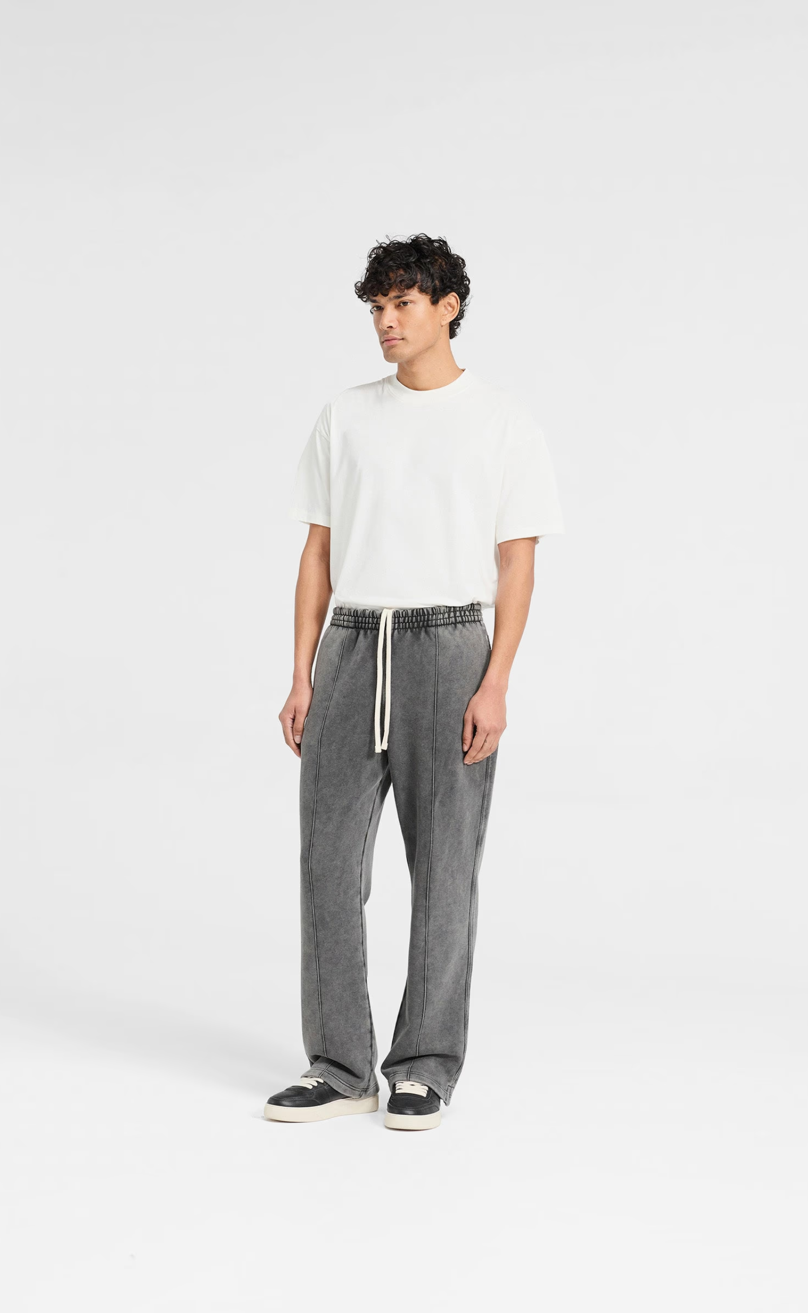 INITIAL WINTAGE GREY SWEATPANTS