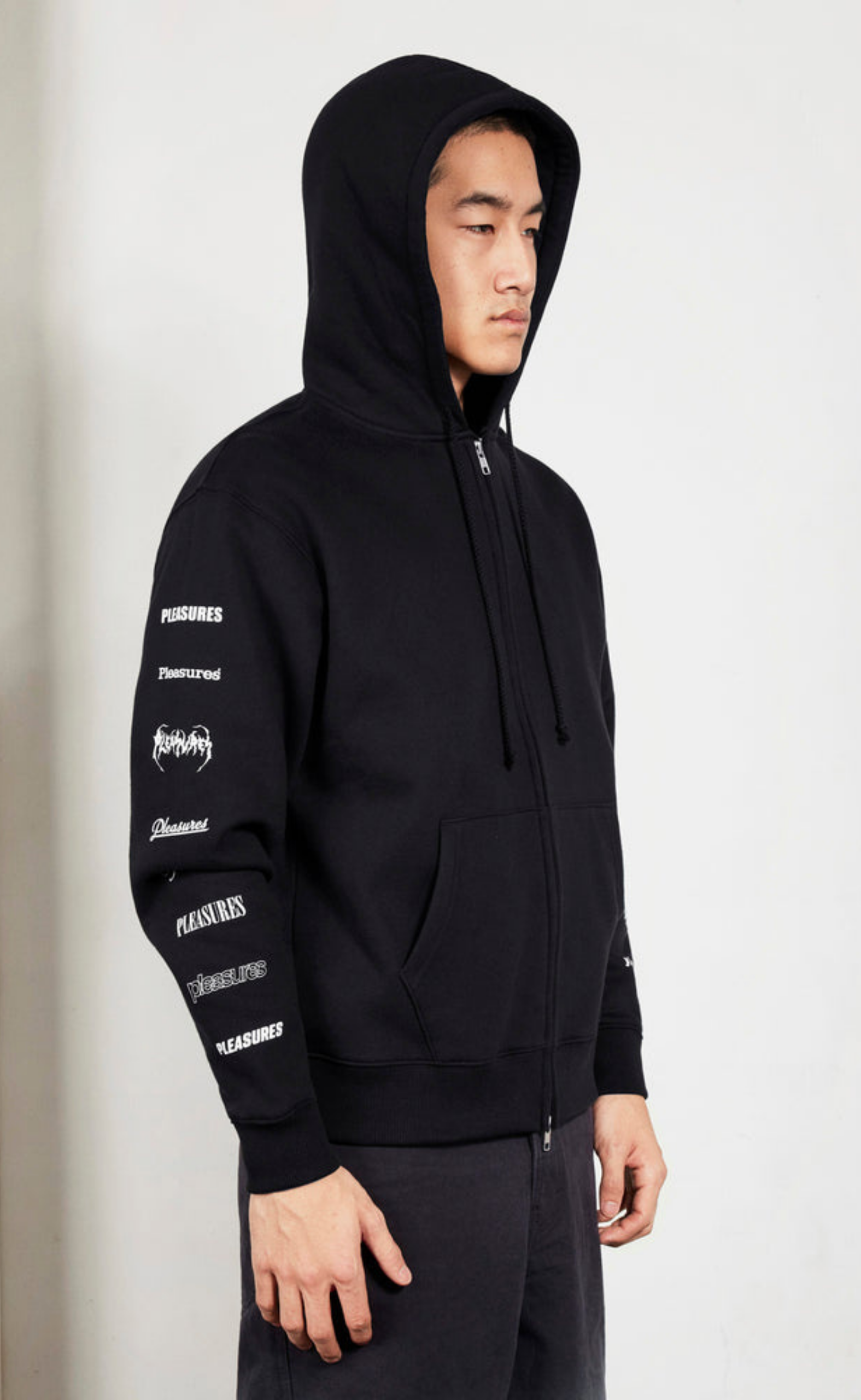 WOODMARK ZIP BLACK HOODIE