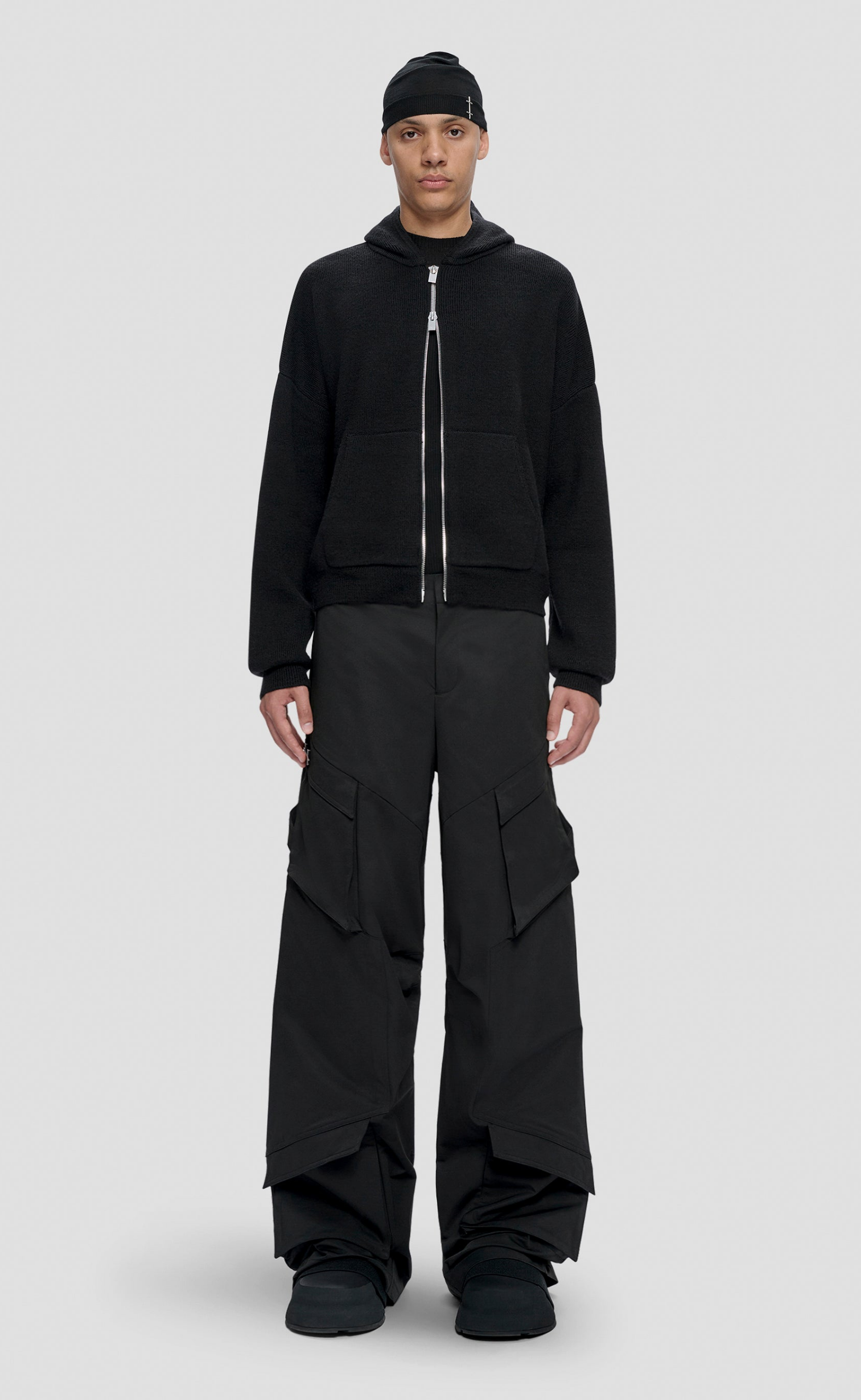 LAMPI KNIT BLACK HOODIE