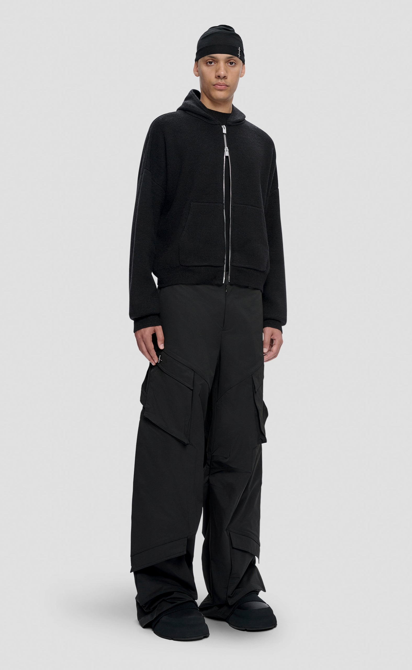 LAMPI KNIT BLACK HOODIE
