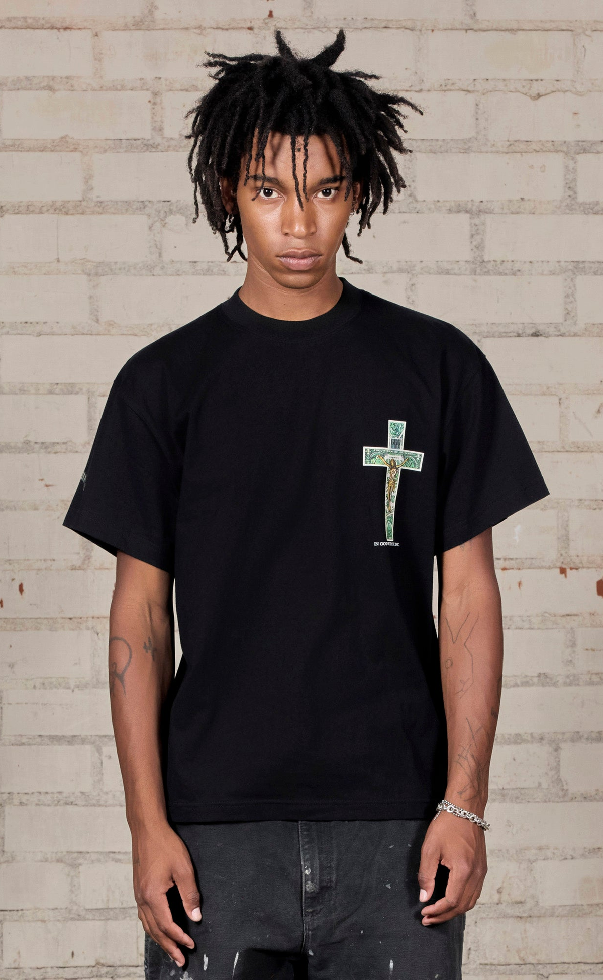 TRUST BLACK T-SHIRT