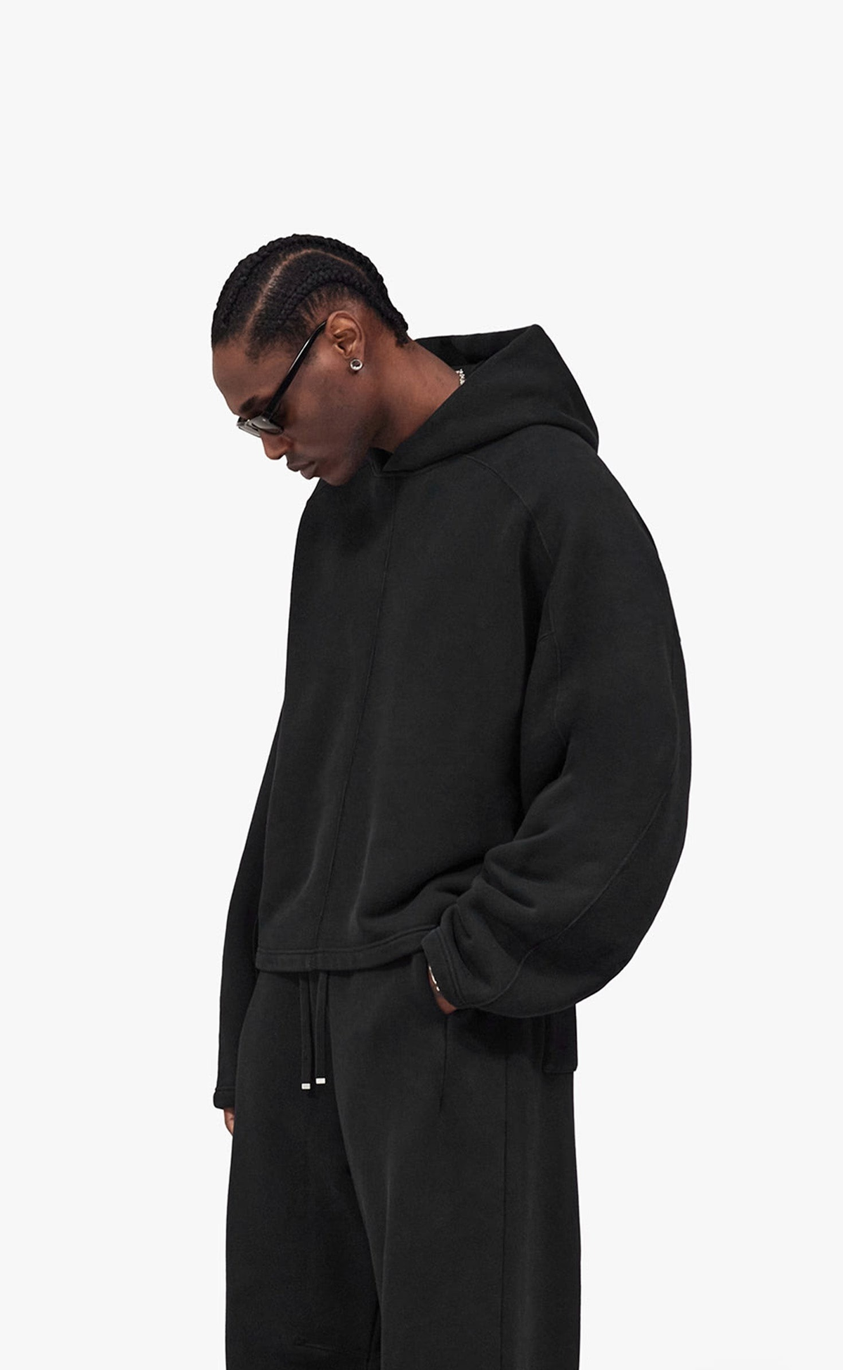 HEAVYWEIGHT BLACK HOODIE