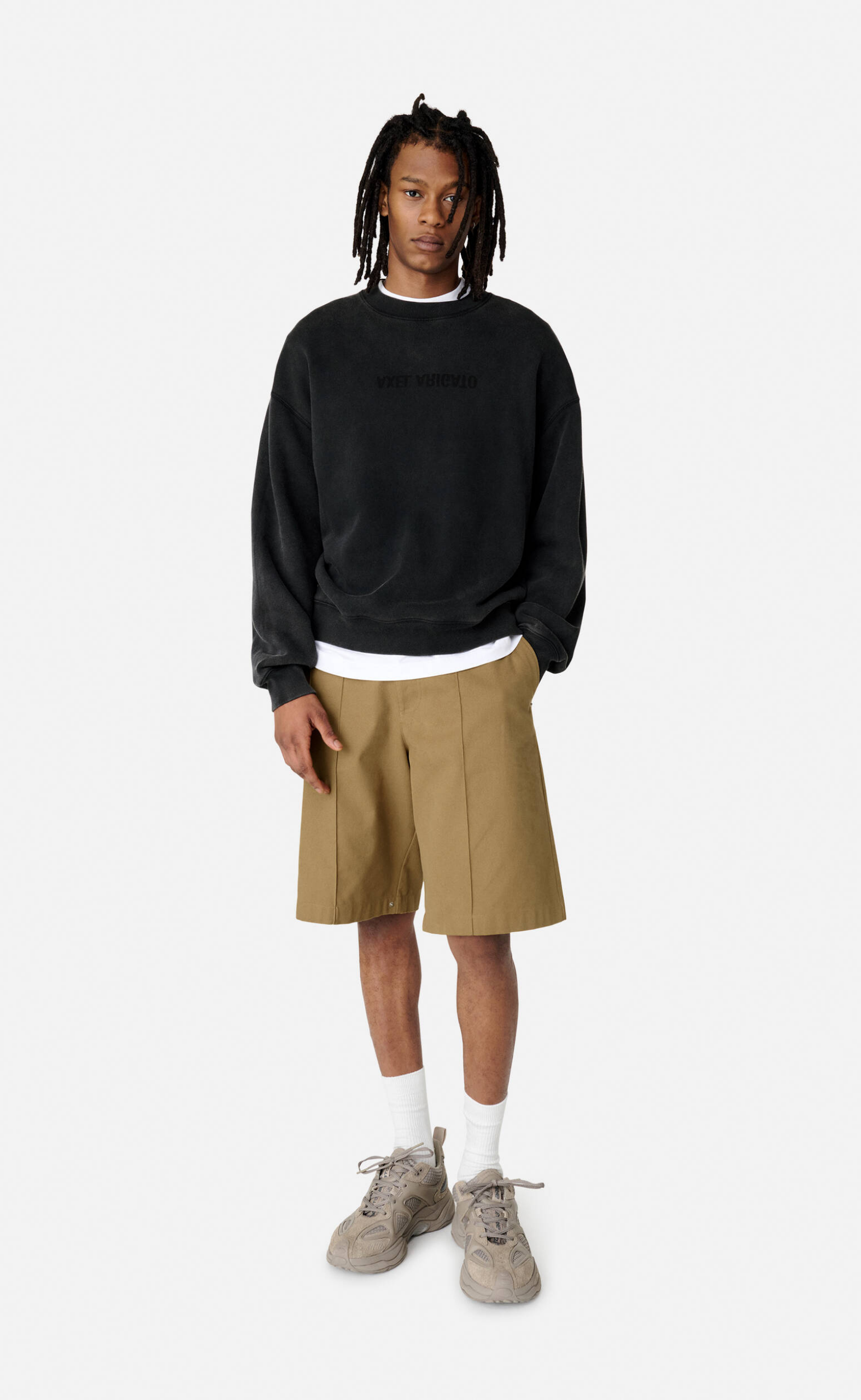 DISTORT WASHED BLACK CREWNECK