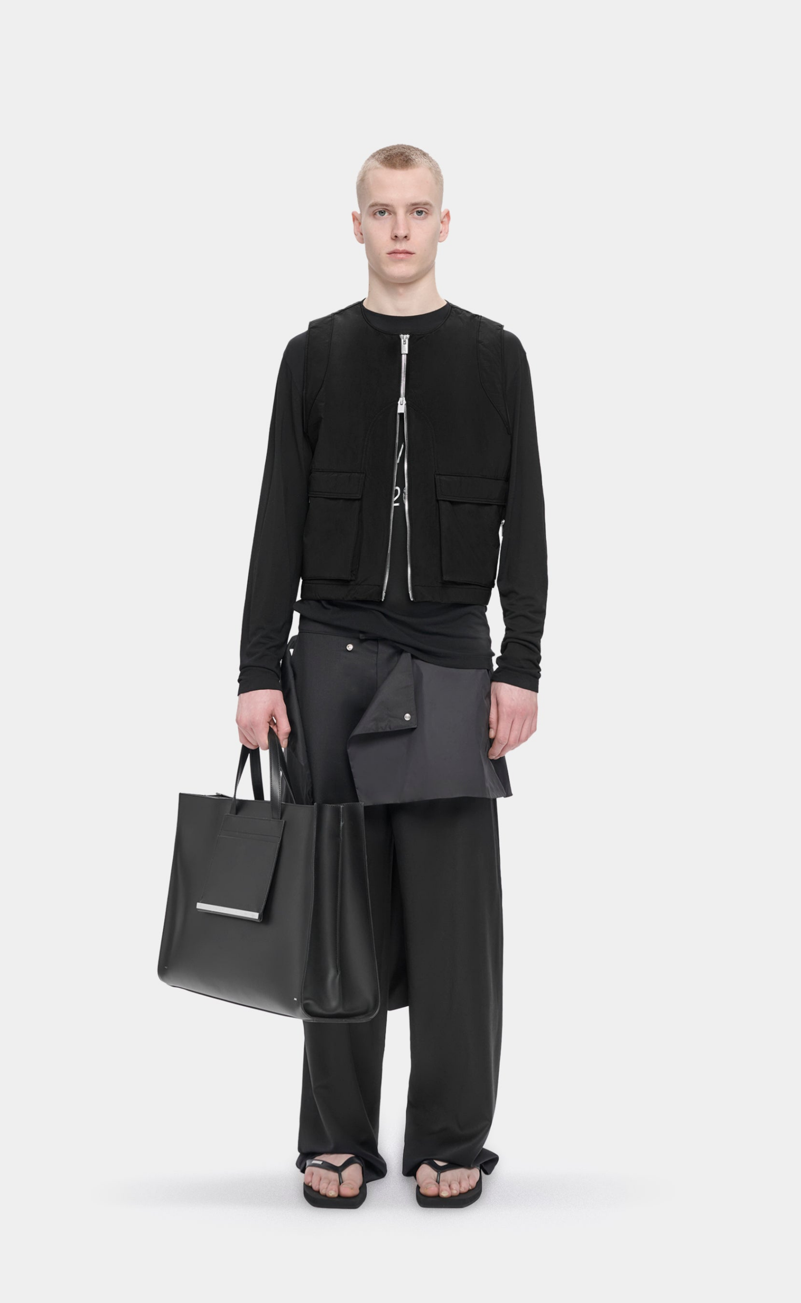 HELIOT MOTILITY BLACK VEST