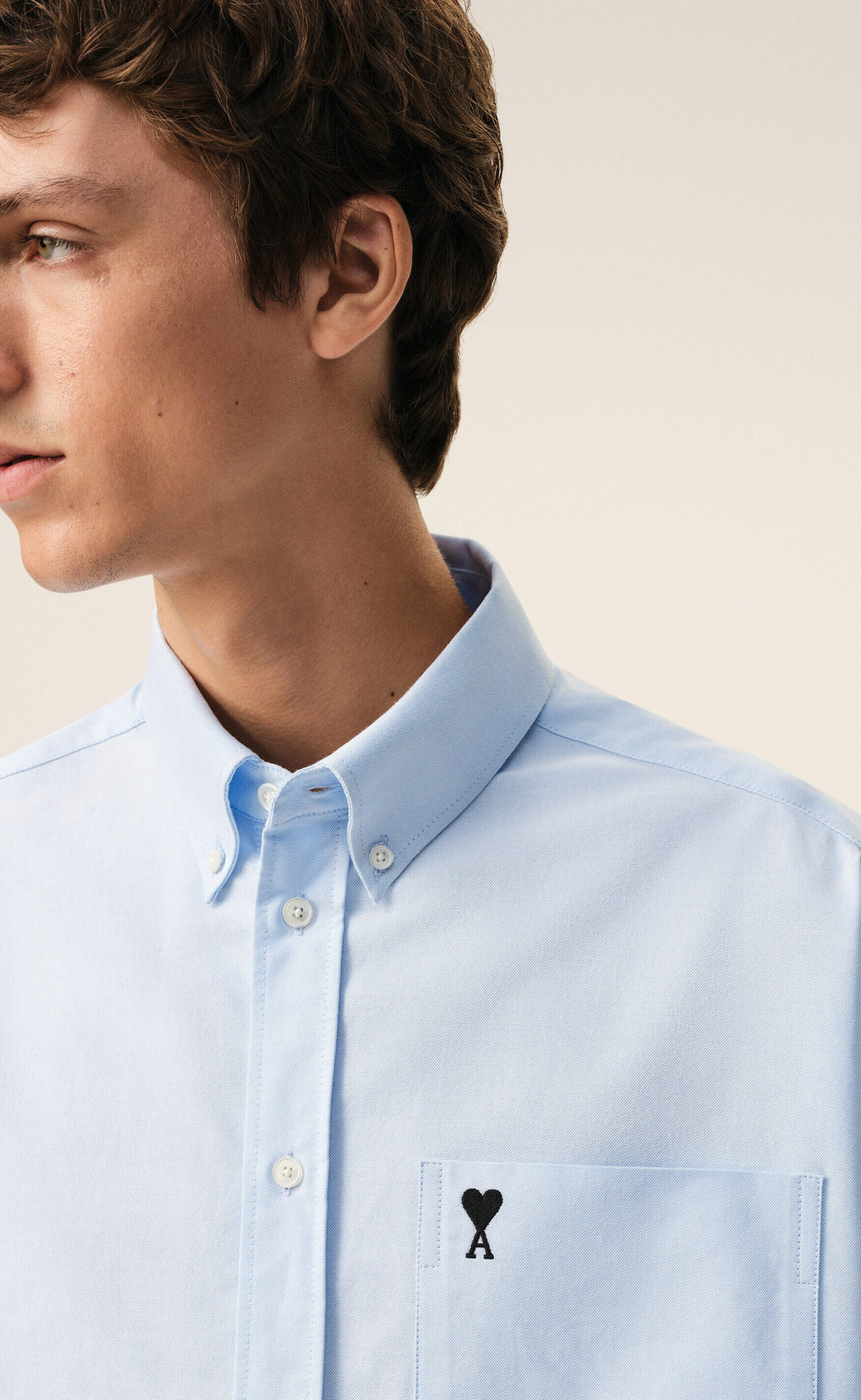BOXY EMBROIDERED AMI DE COEUR SHORT SLEEVE LIGHT BLUE SHIRT
