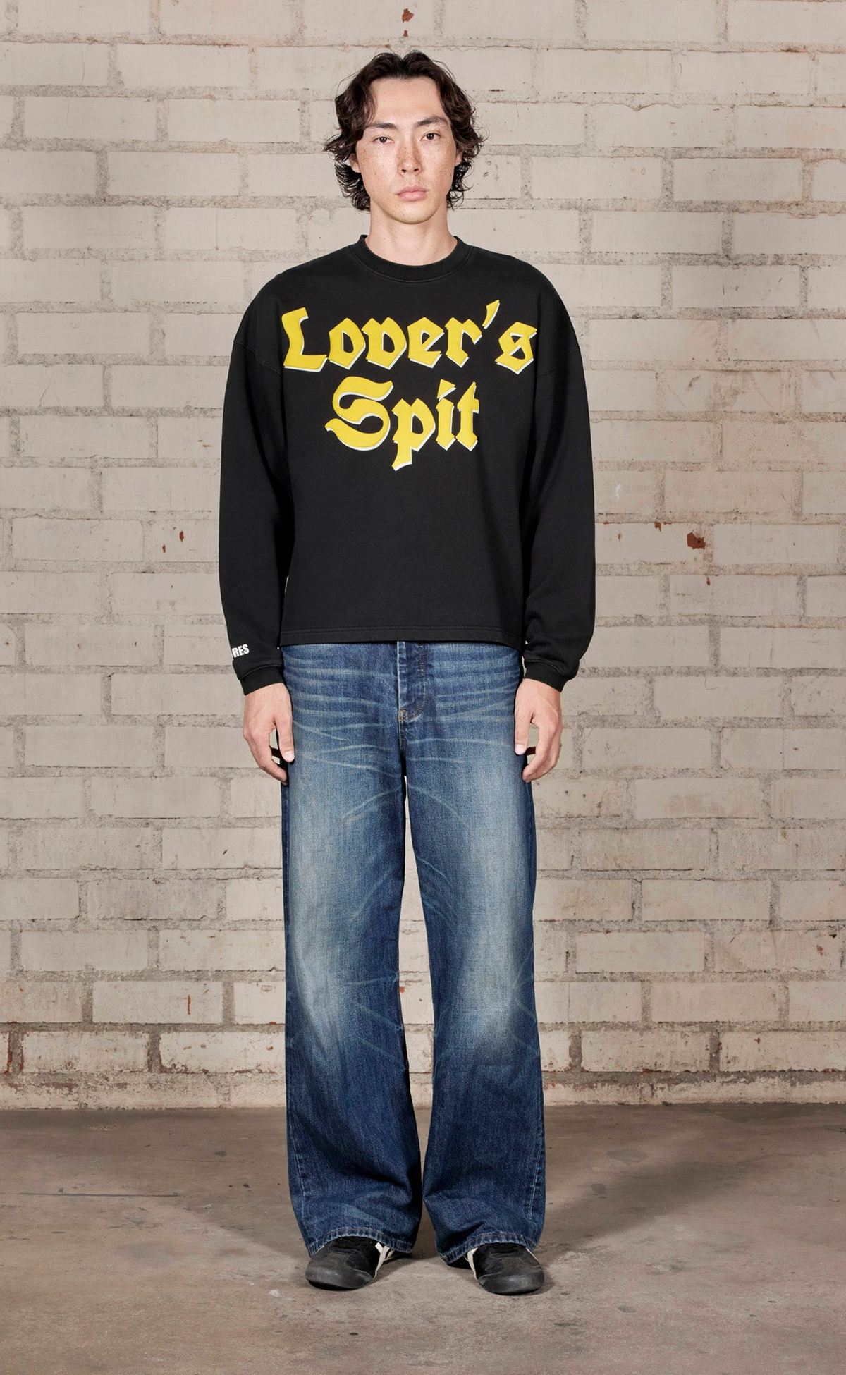 SPIT BLACK CREWNECK