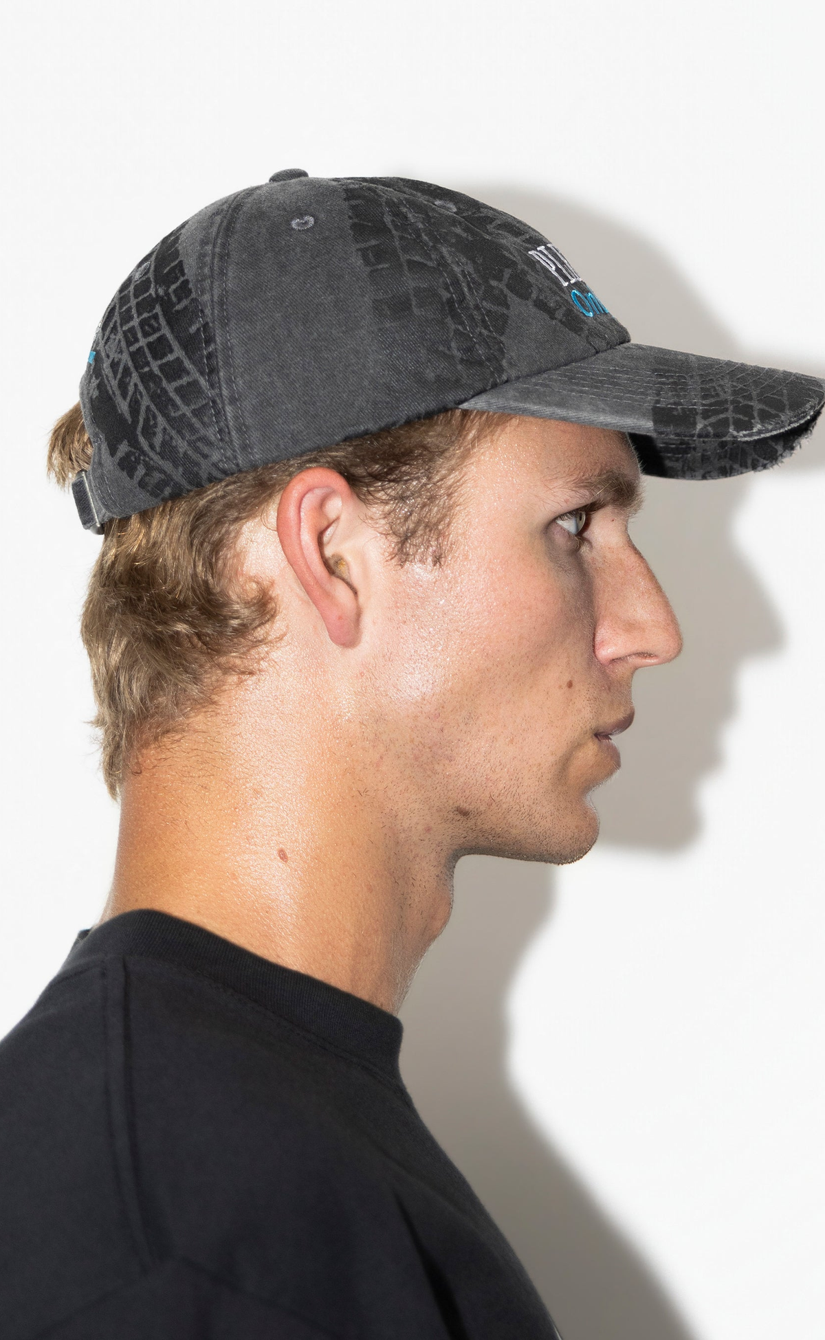 LOCKUP BLACK HAT