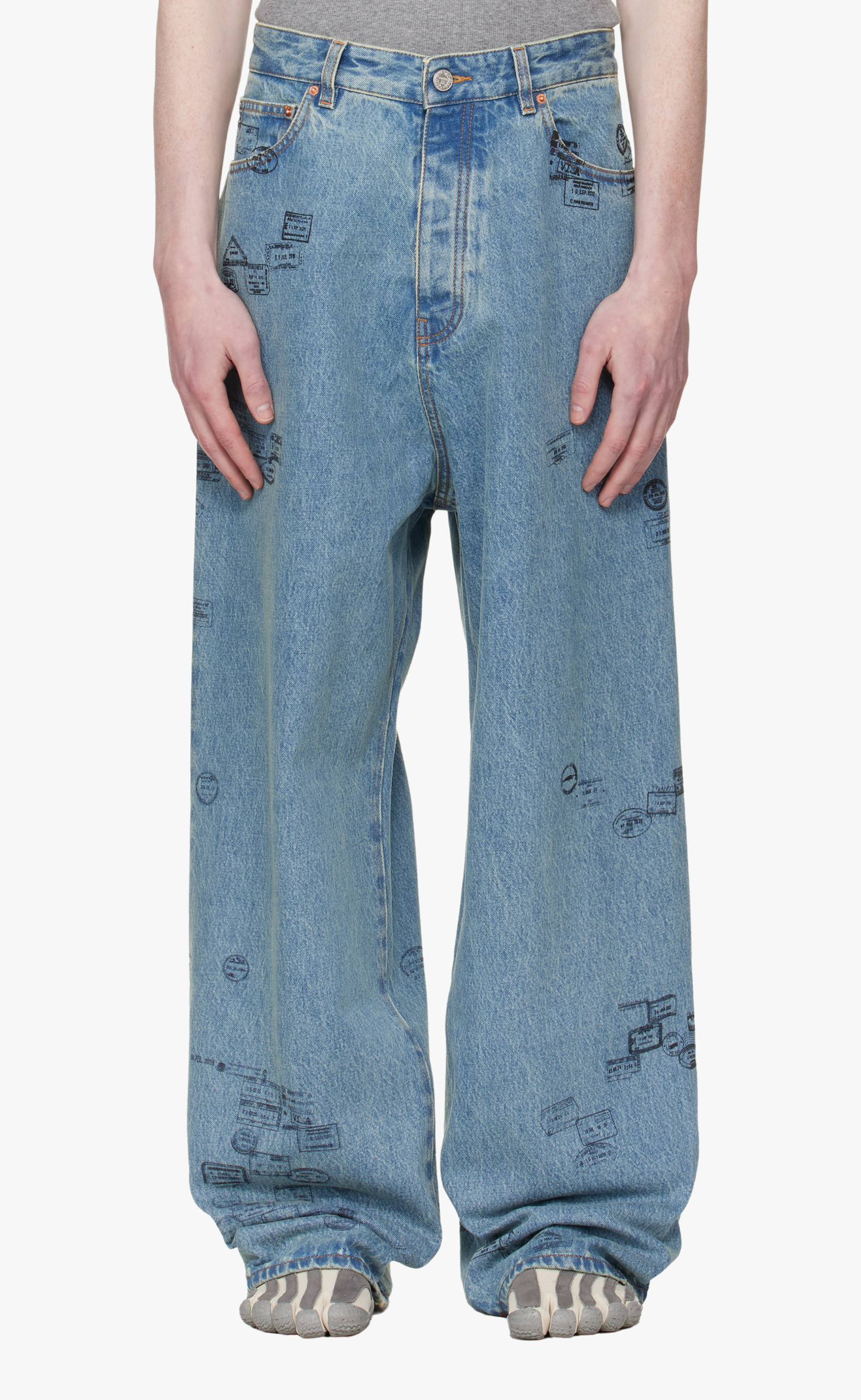 PASSPORT STAMPS BLUE JEANS