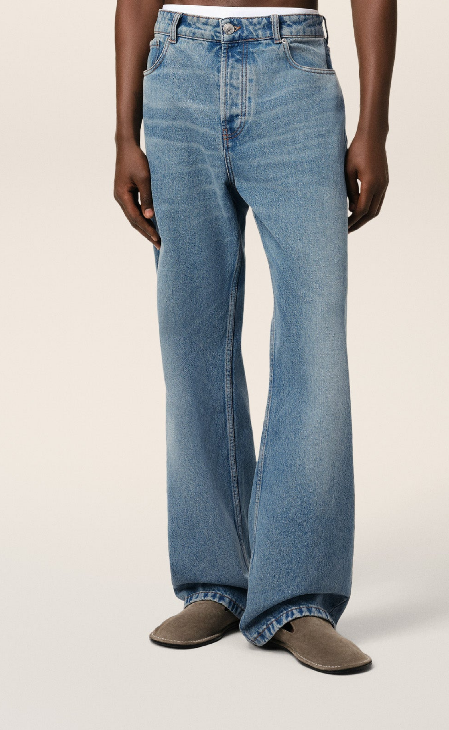 LARGE FIT BLUE JEANS