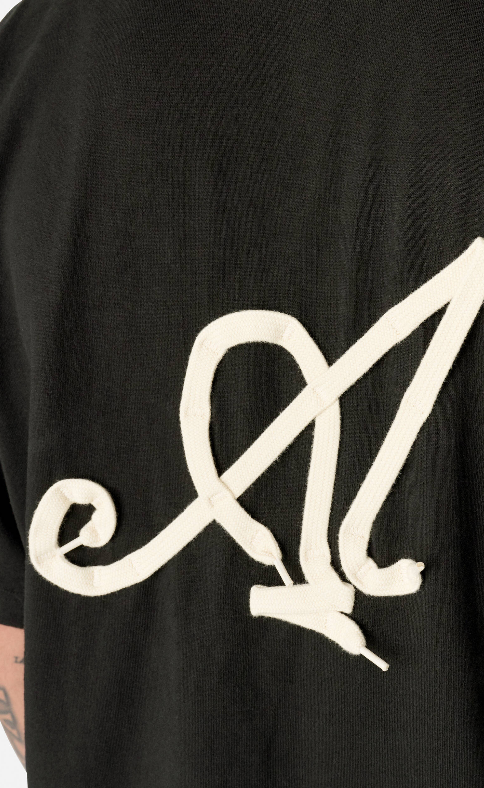LACED BLACK T-SHIRT