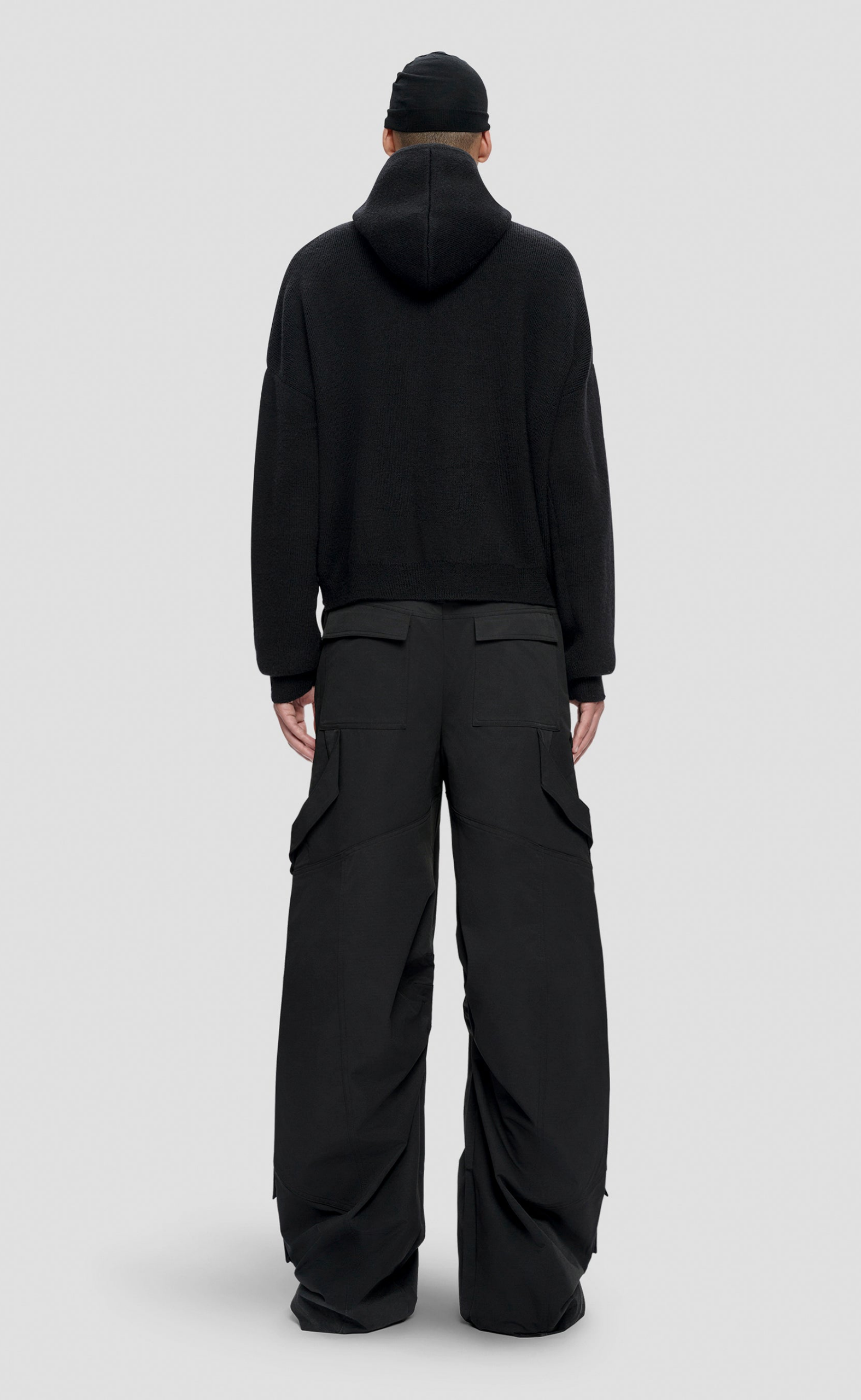 LAMPI KNIT BLACK HOODIE