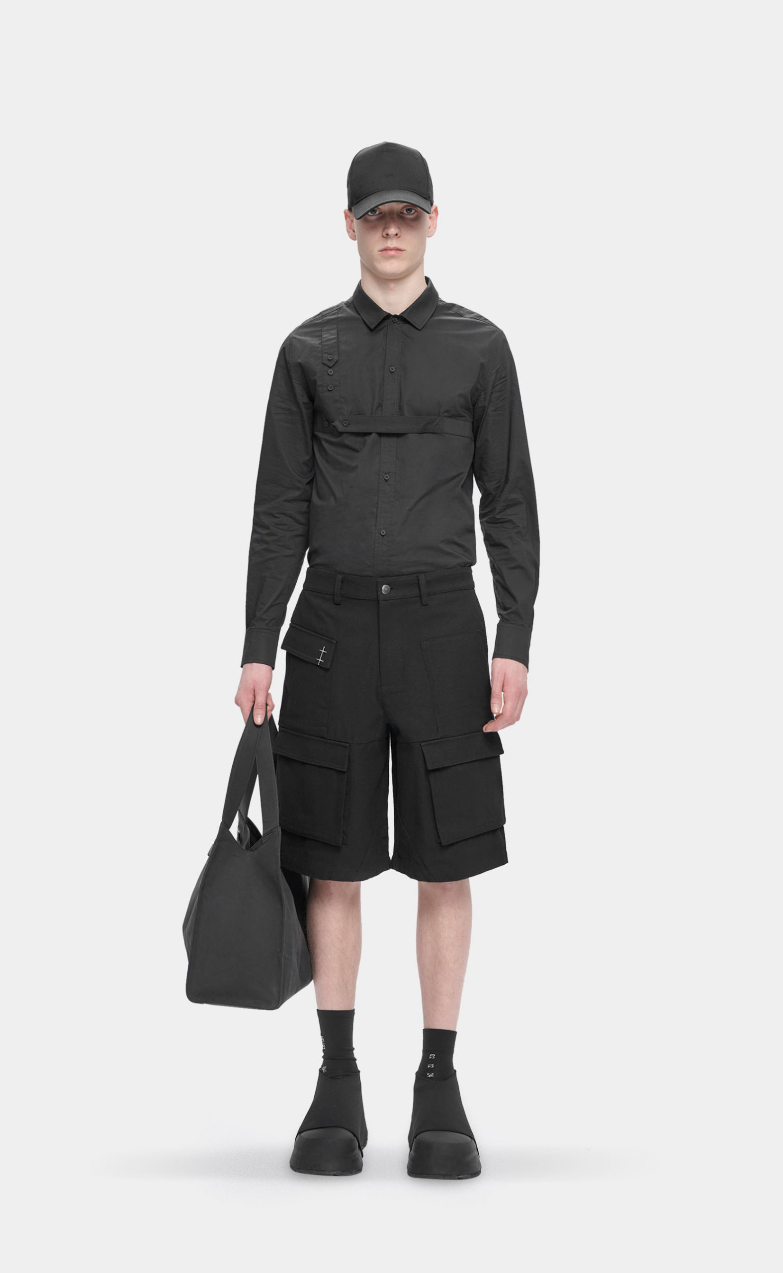 HELIOT CELLULAE CARGO BLACK SHORTS