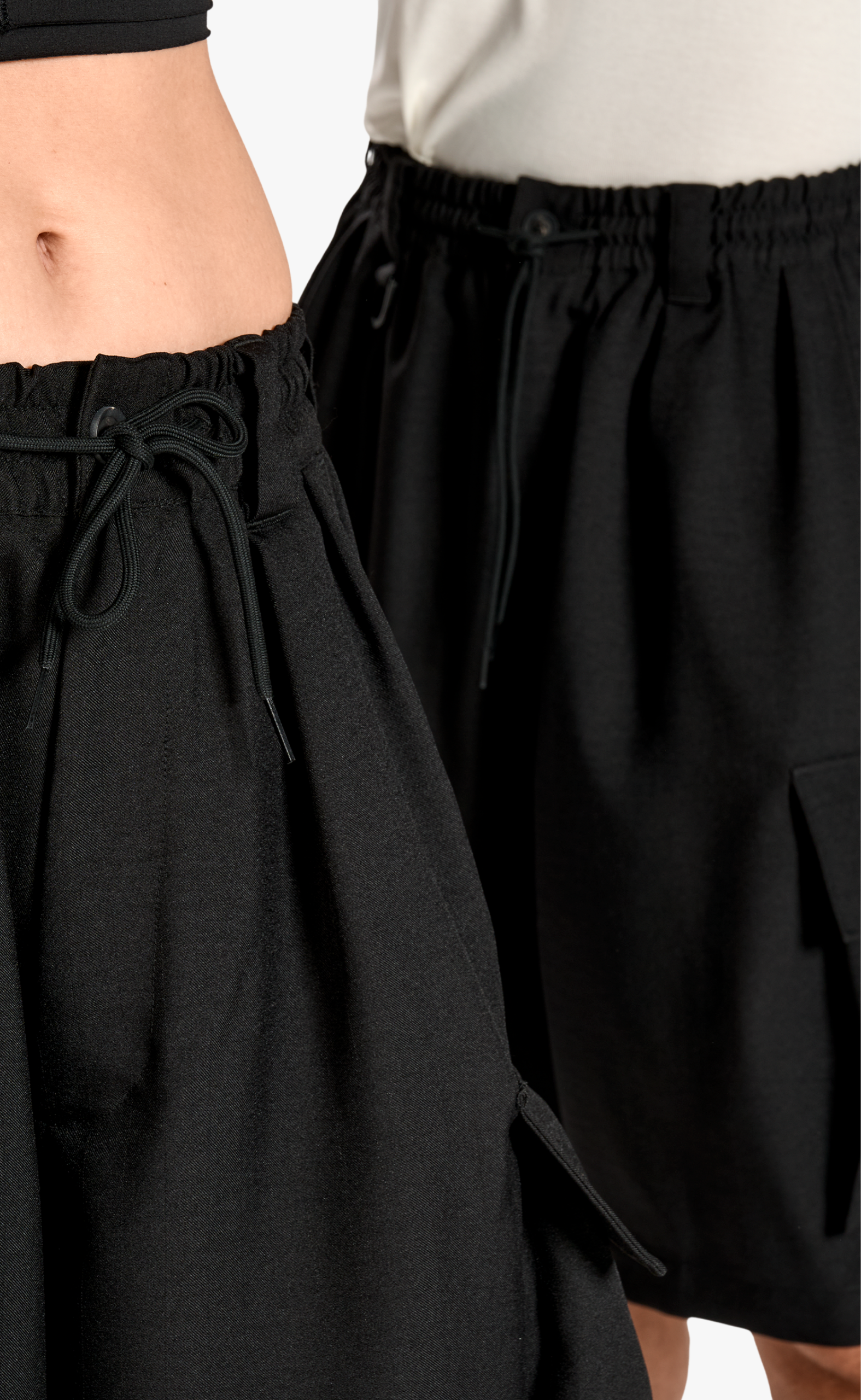 SU CARGO BLACK SHORTS