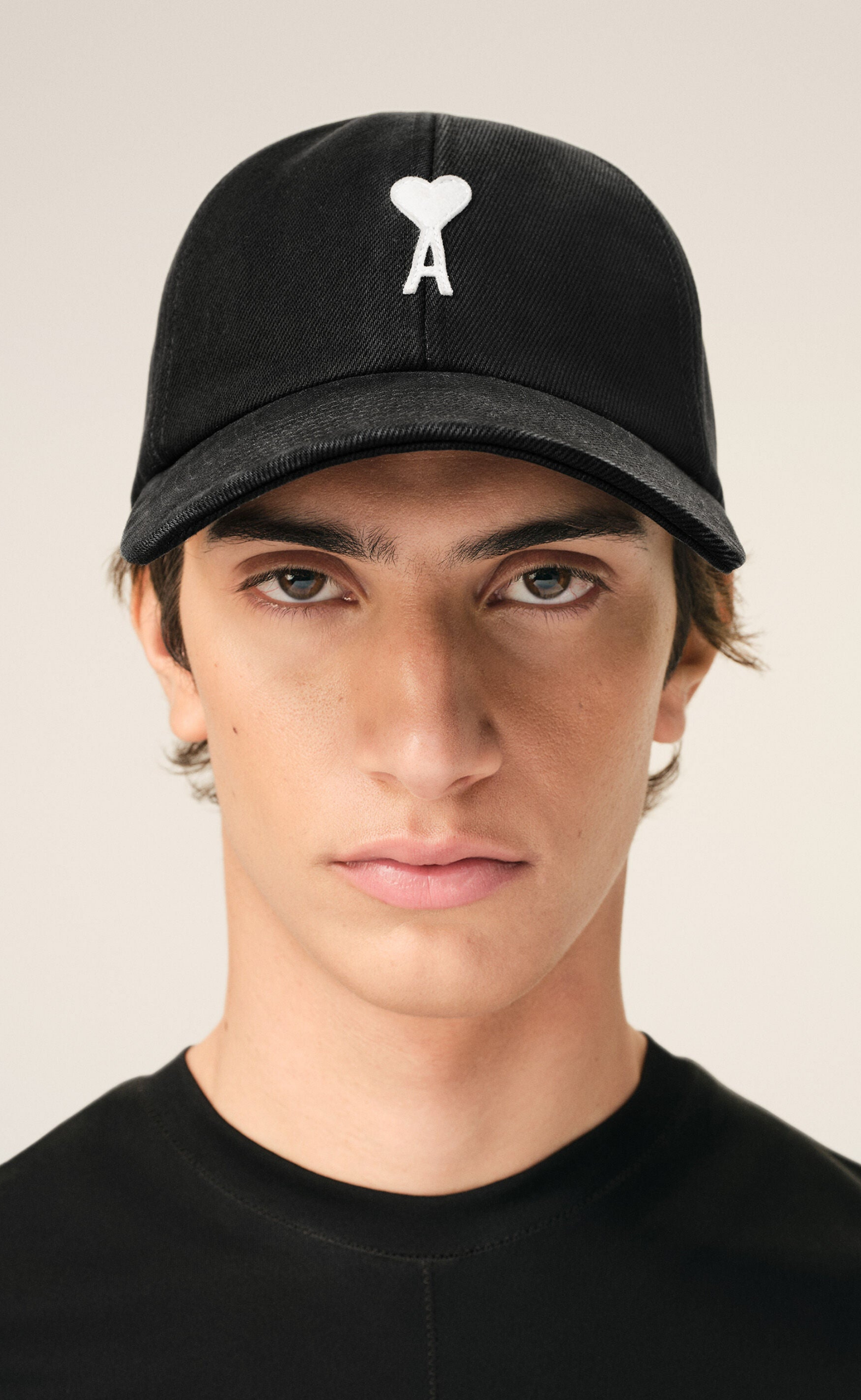AMI DE COEUR FELT PATCH BLACK HAT