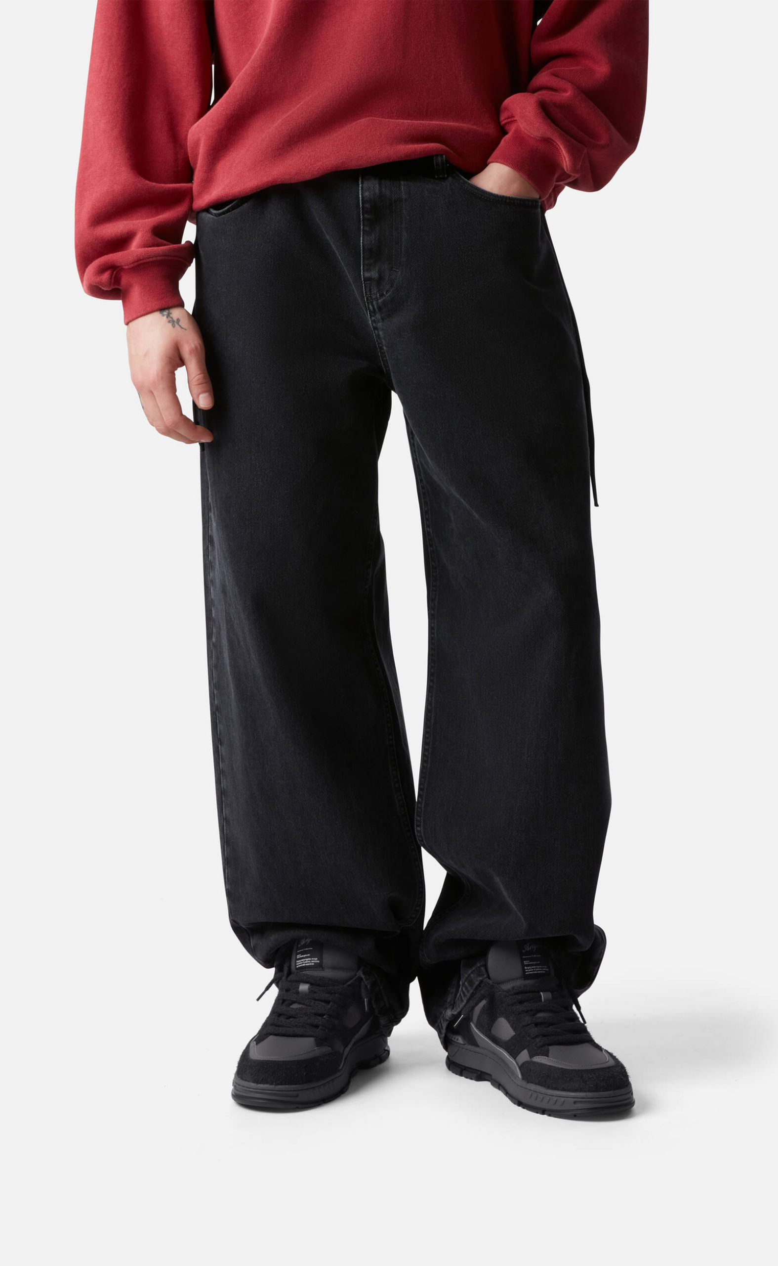 AREA LO FLUFFY BLACK SNEAKER