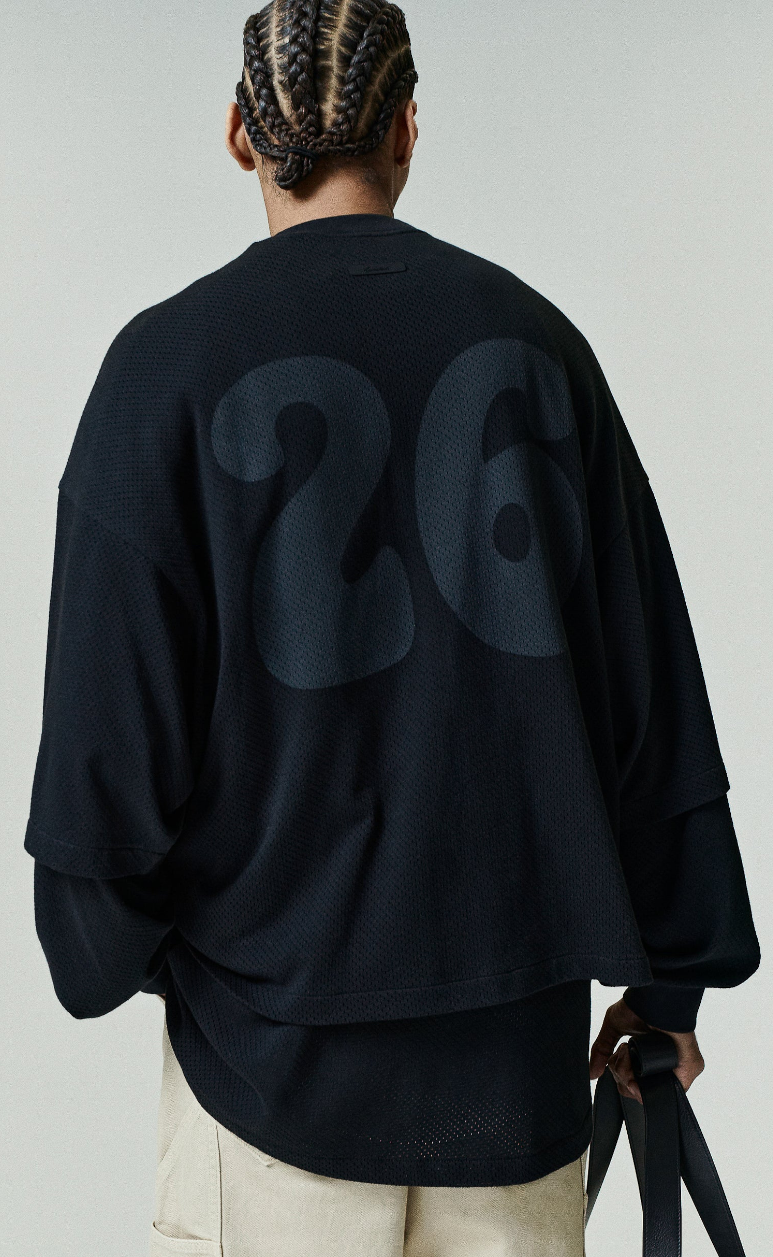 MERCH VINTAGE BLACK T-SHIRT