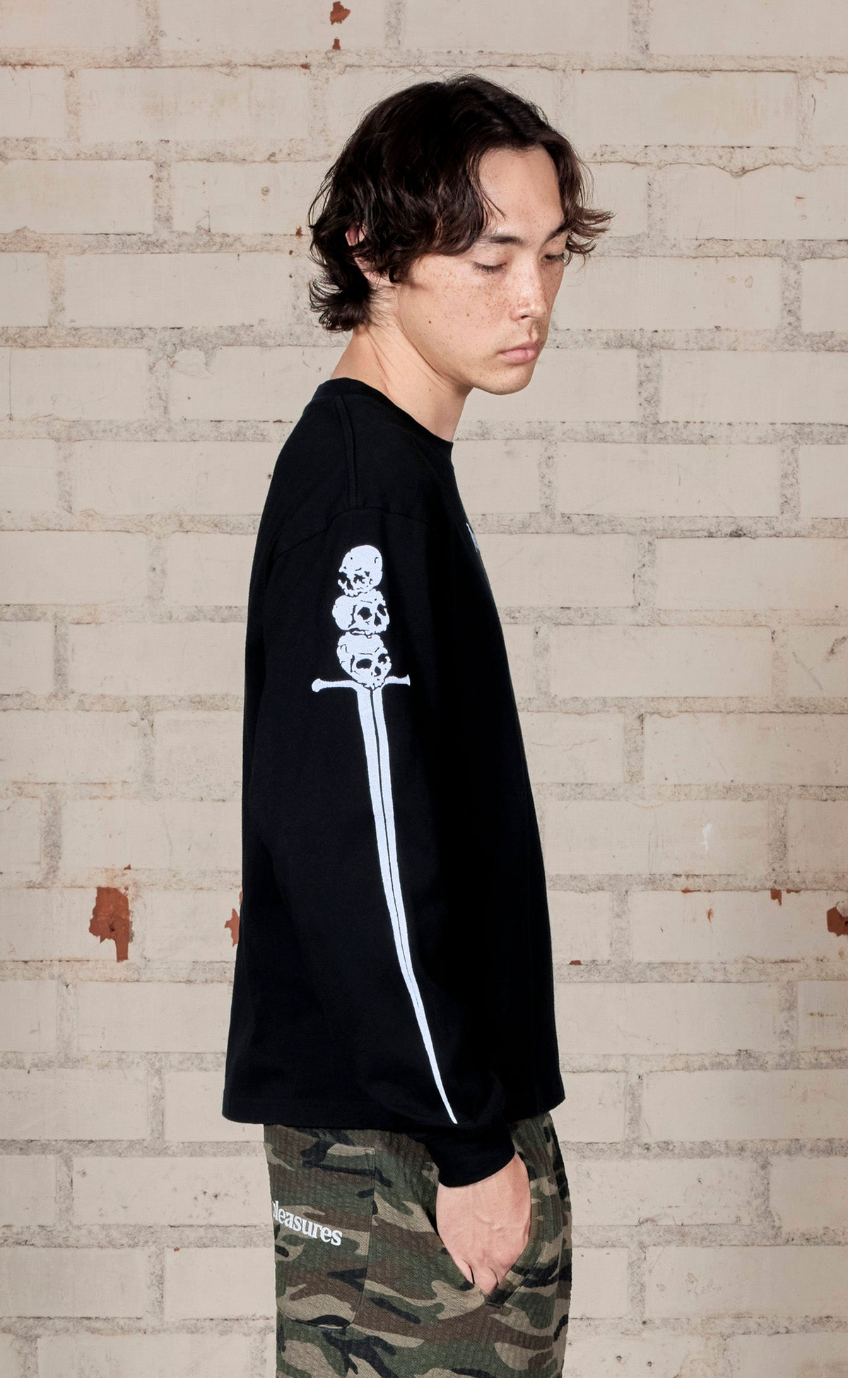 LUSTER HEAVYWEIGHT BLACK LONGSLEEVE