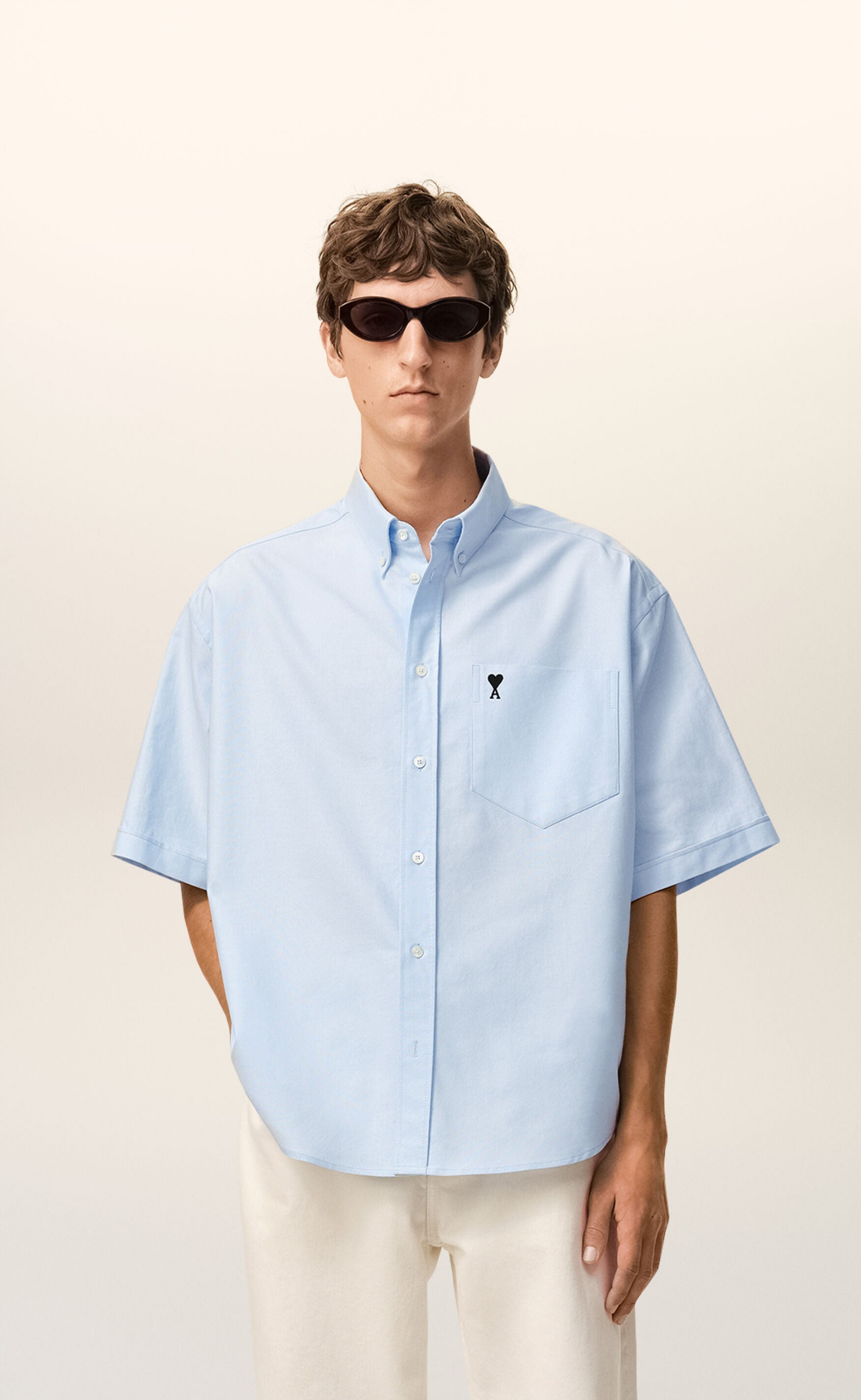 BOXY EMBROIDERED AMI DE COEUR SHORT SLEEVE LIGHT BLUE SHIRT