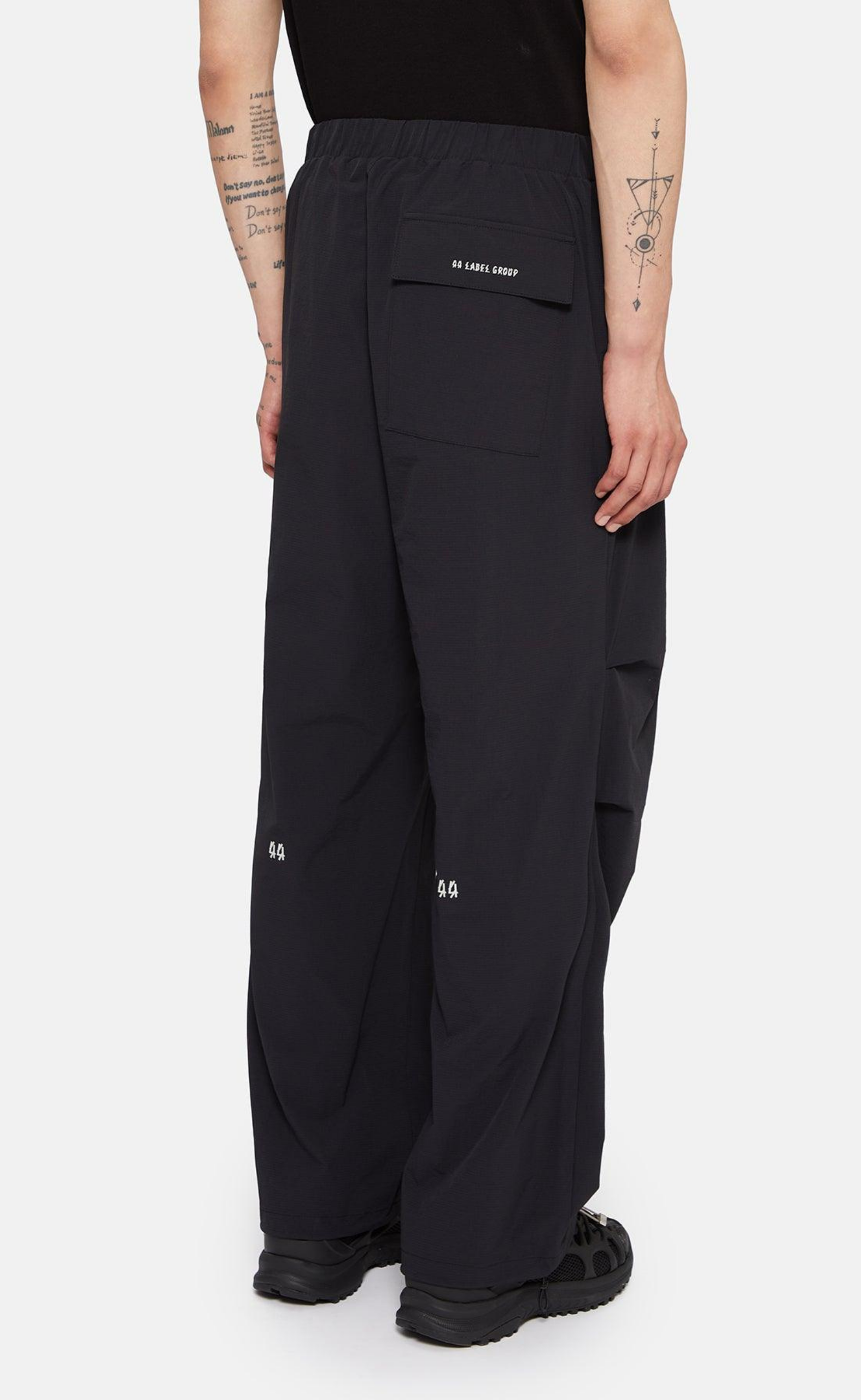 ID DRAWSTRING BLACK PANTS
