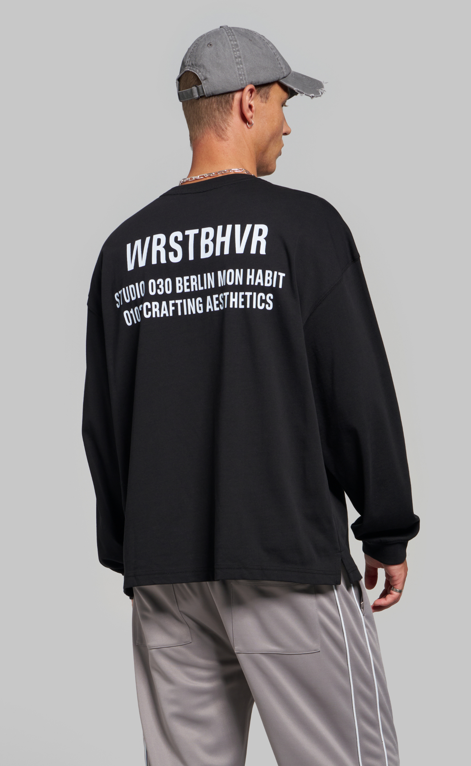 STUDIO V14 BLACK LONGSLEEVE