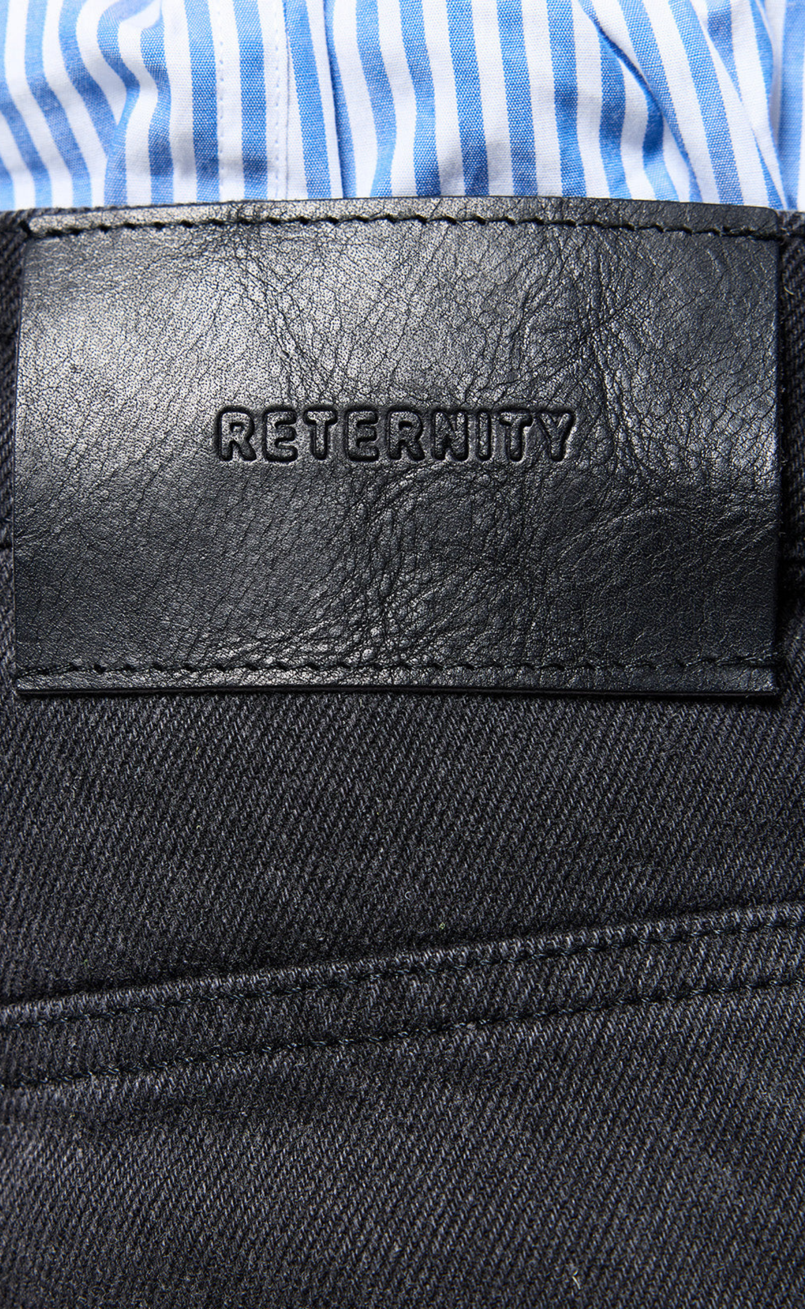 ESSENTIAL STRAIGHT WASHED BLACK JEANS