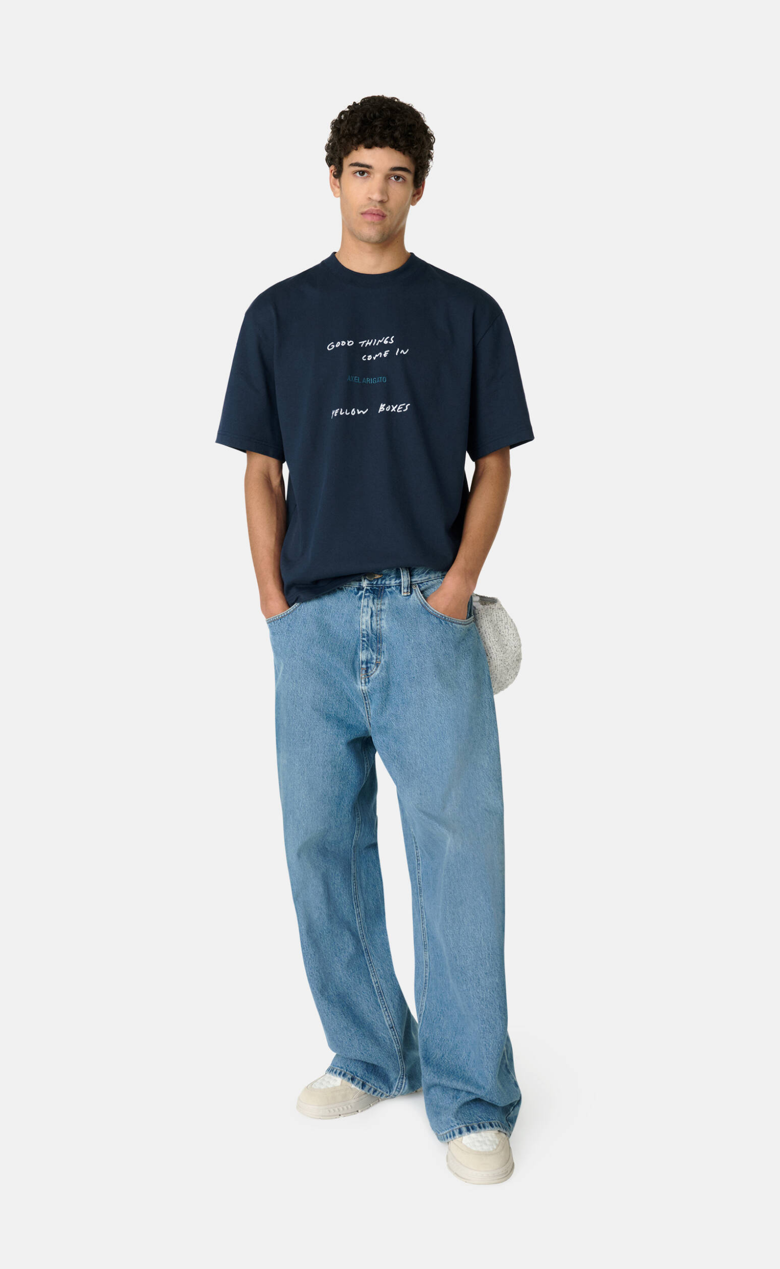 EMBROIDERED RELAXED LIGHT BLUE JEANS