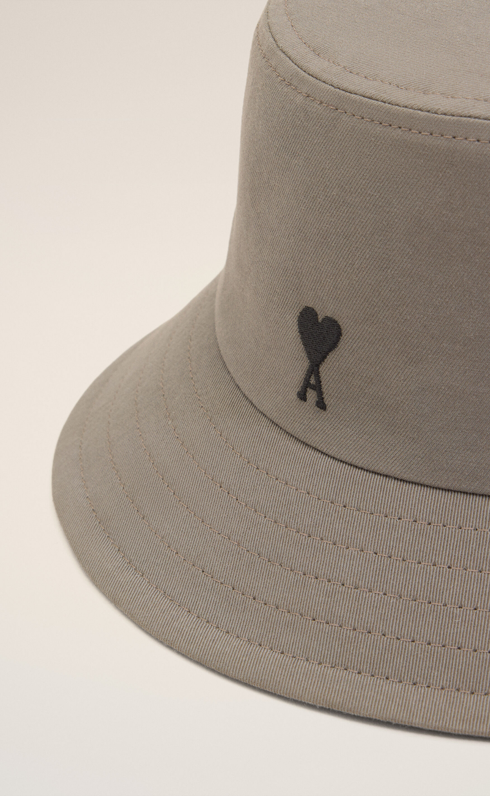 AMI DE COEUR COTON BUCKET CARBON HAT