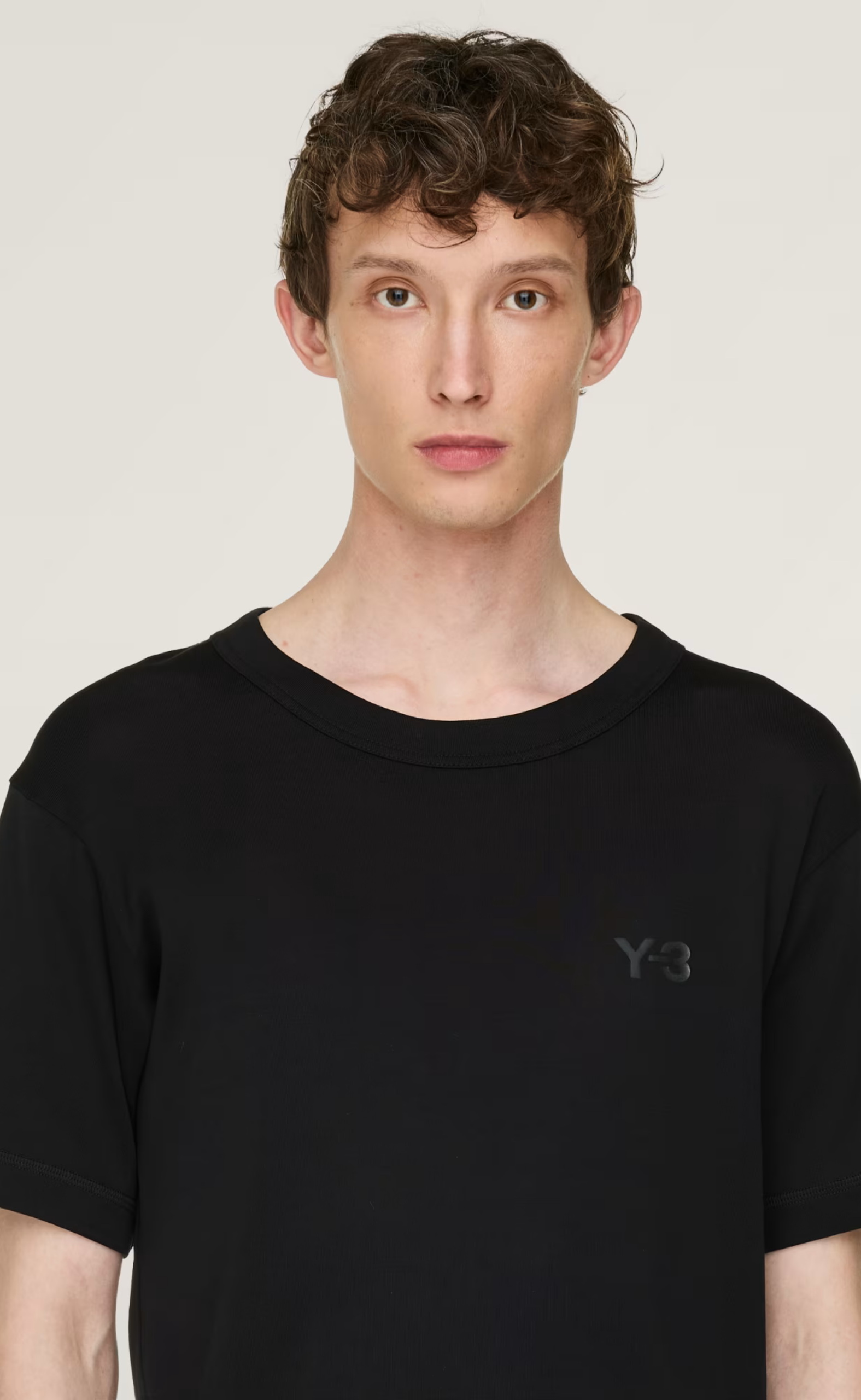 SLIM BLACK T-SHIRT