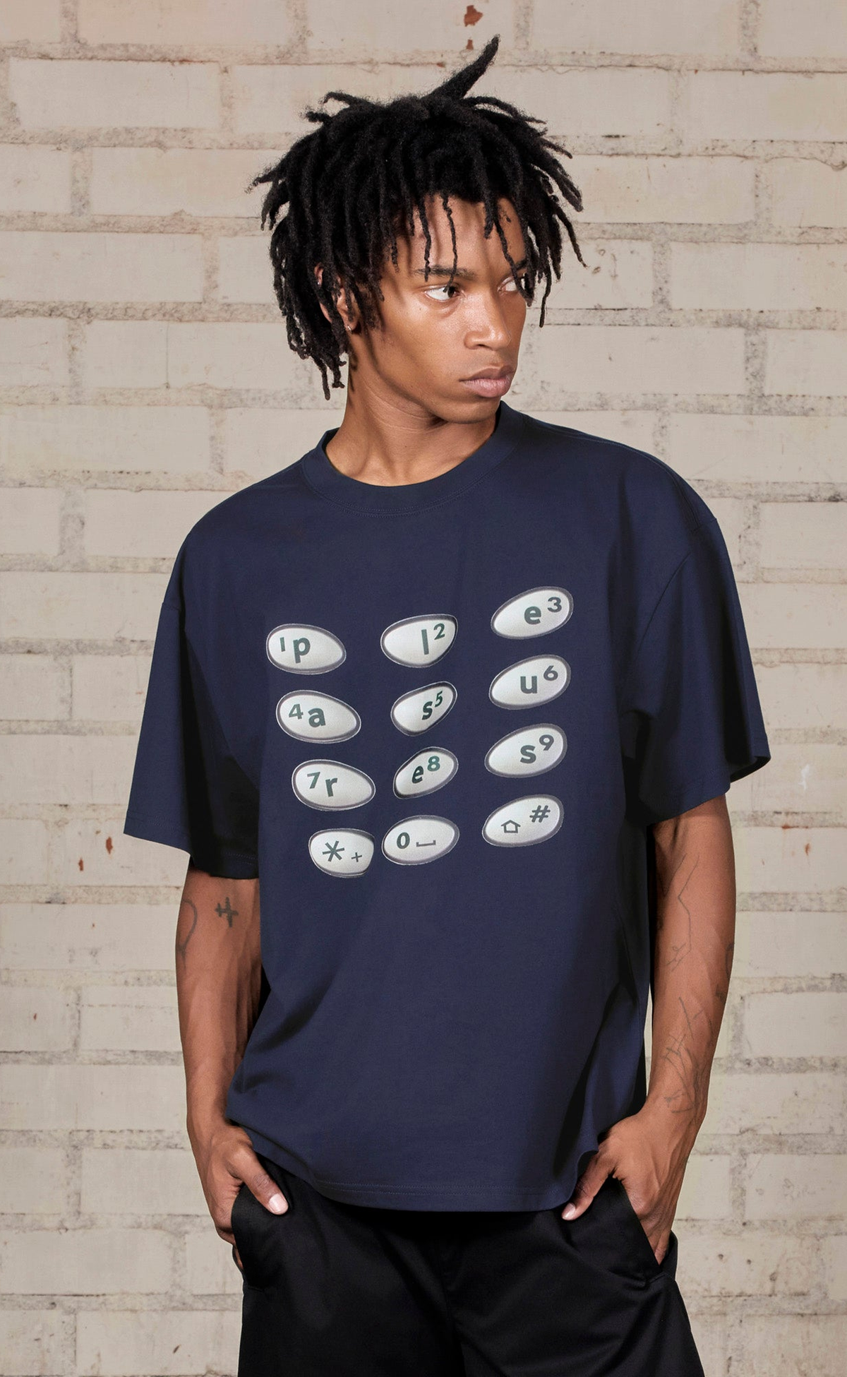 BUTTONS NAVY T-SHIRT