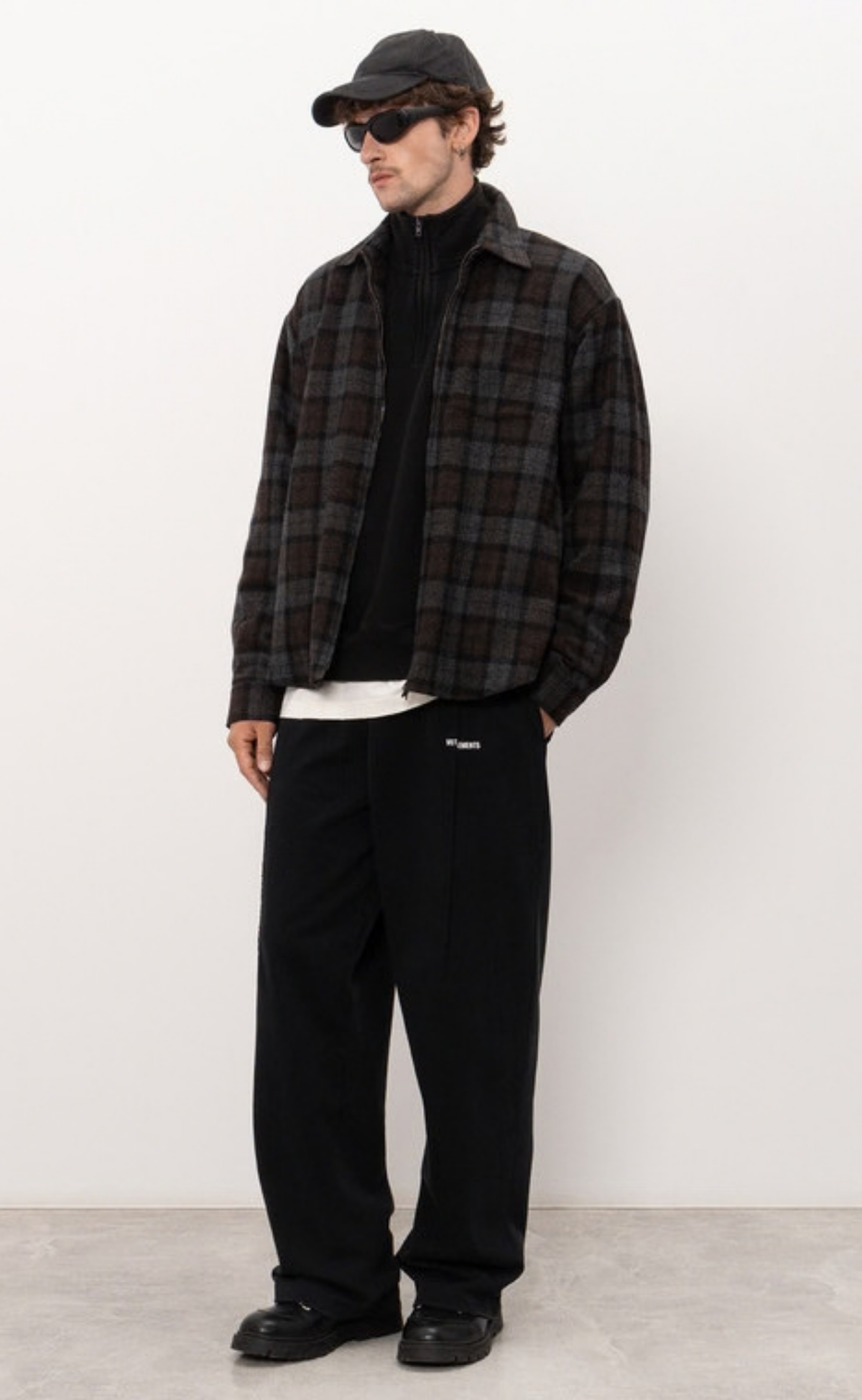 ZIP FLANNEL BLACK SHIRT